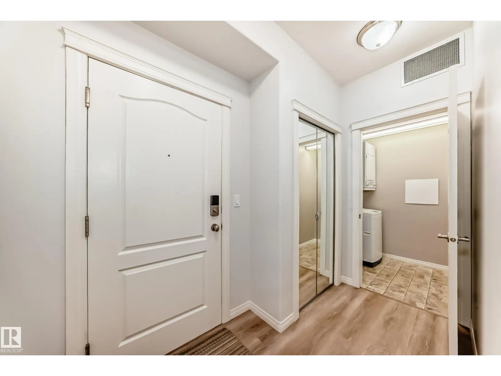 #220 612 111 ST SW
