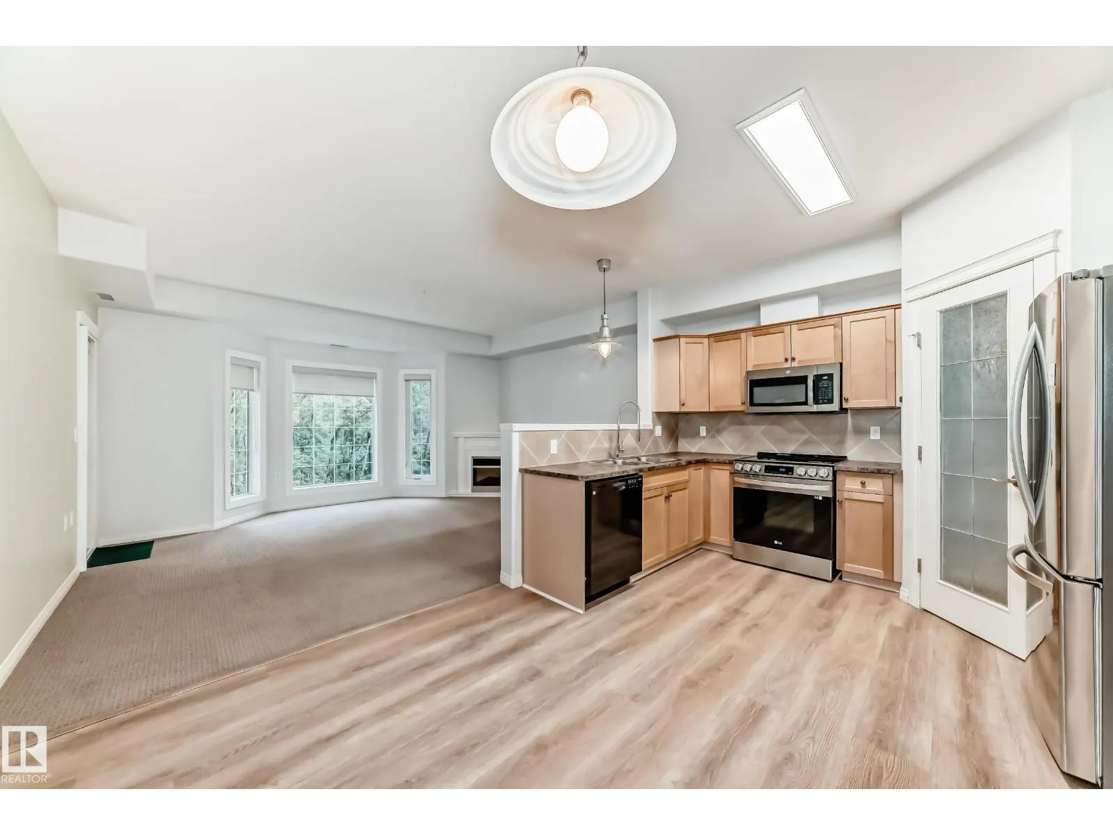 #220 612 111 ST SW