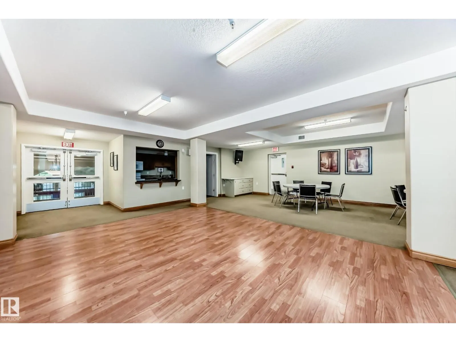 #220 612 111 ST SW