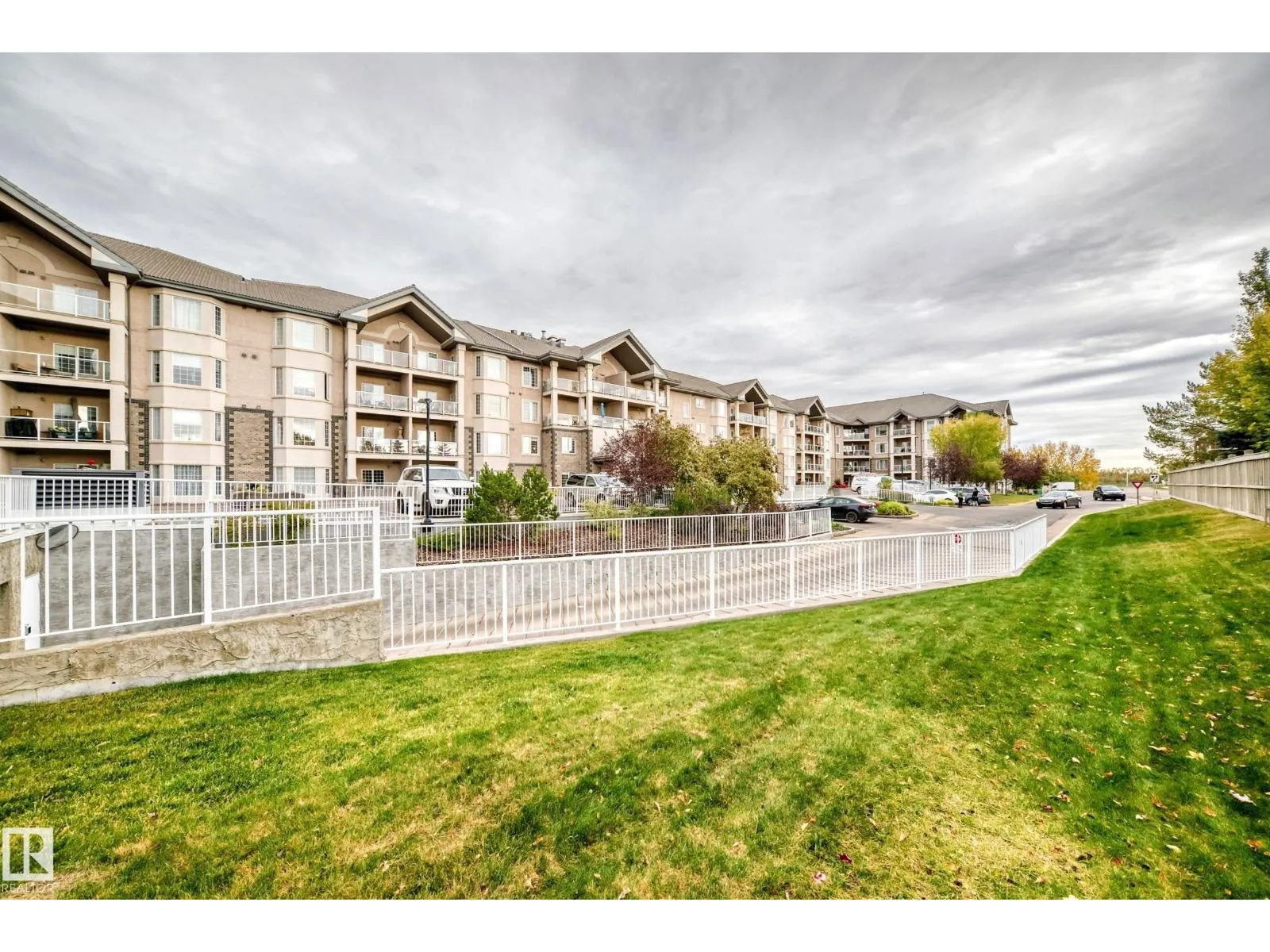 #220 612 111 ST SW