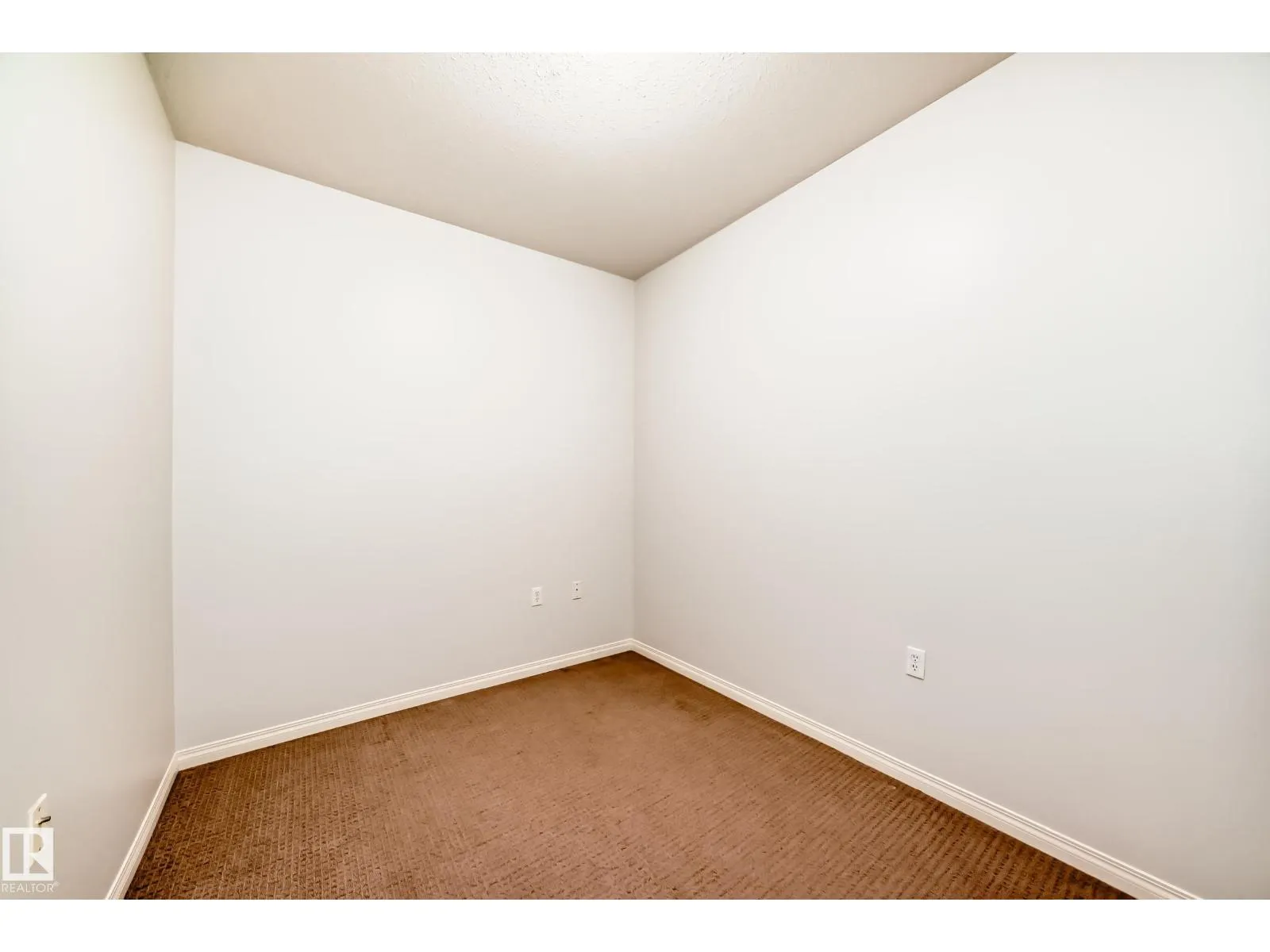 #220 612 111 ST SW