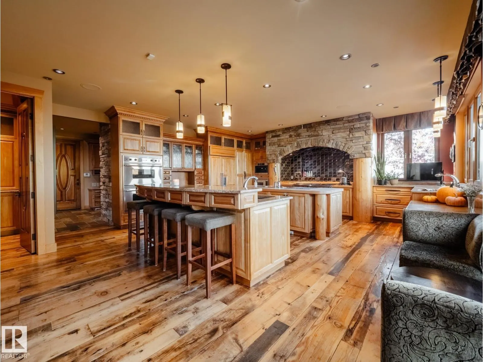 3 Eagle DR
