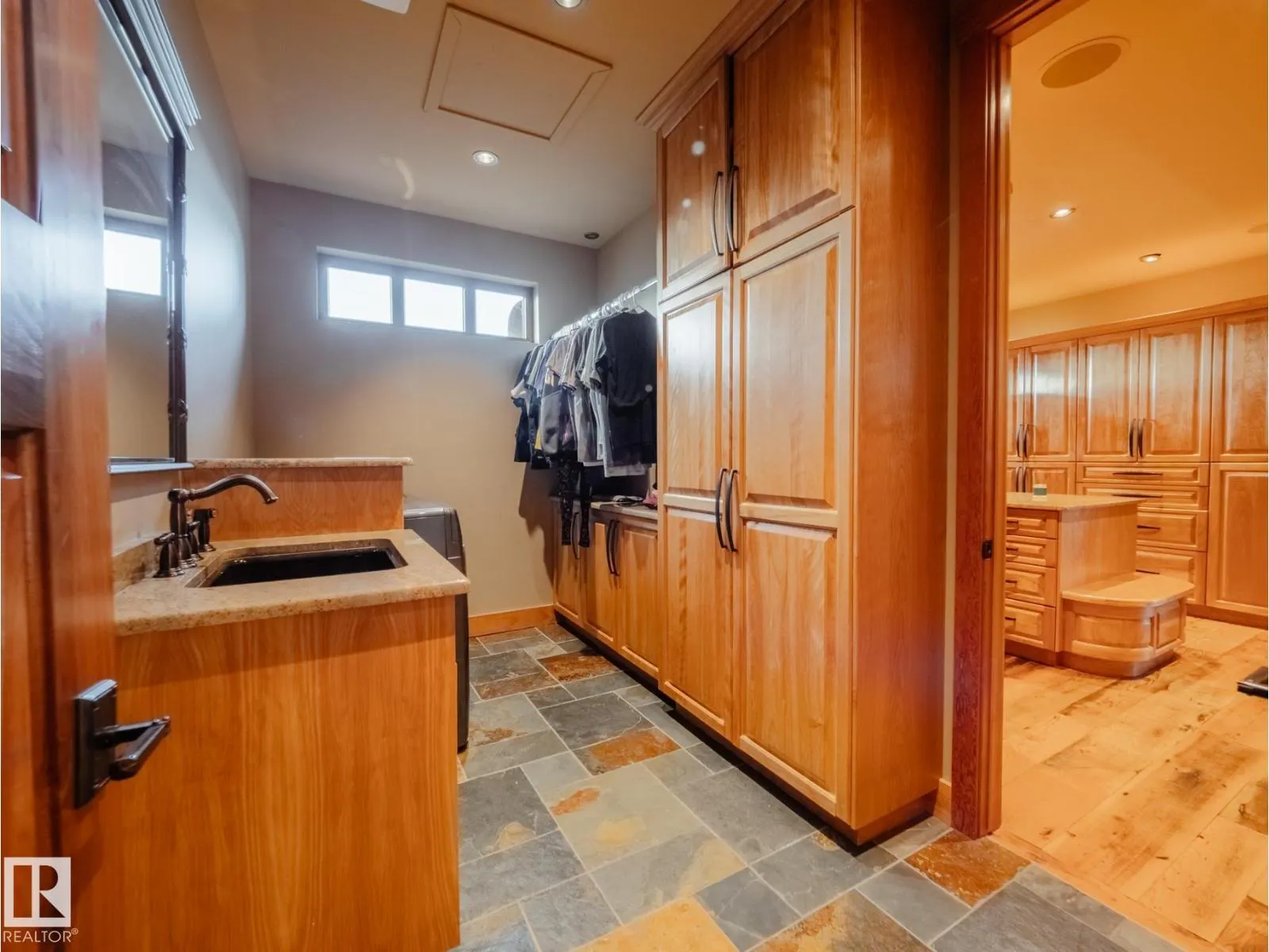 3 Eagle DR