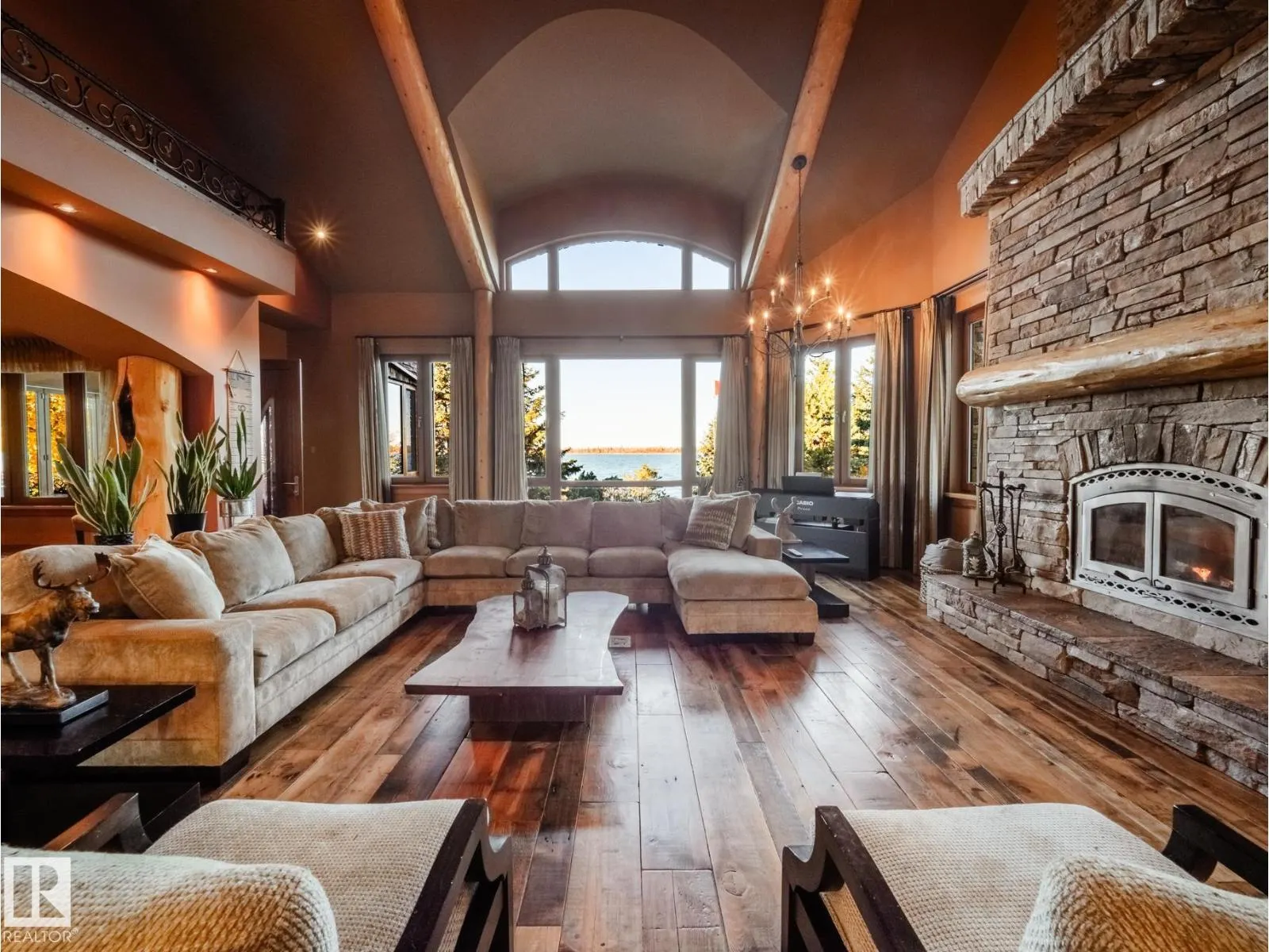 3 Eagle DR