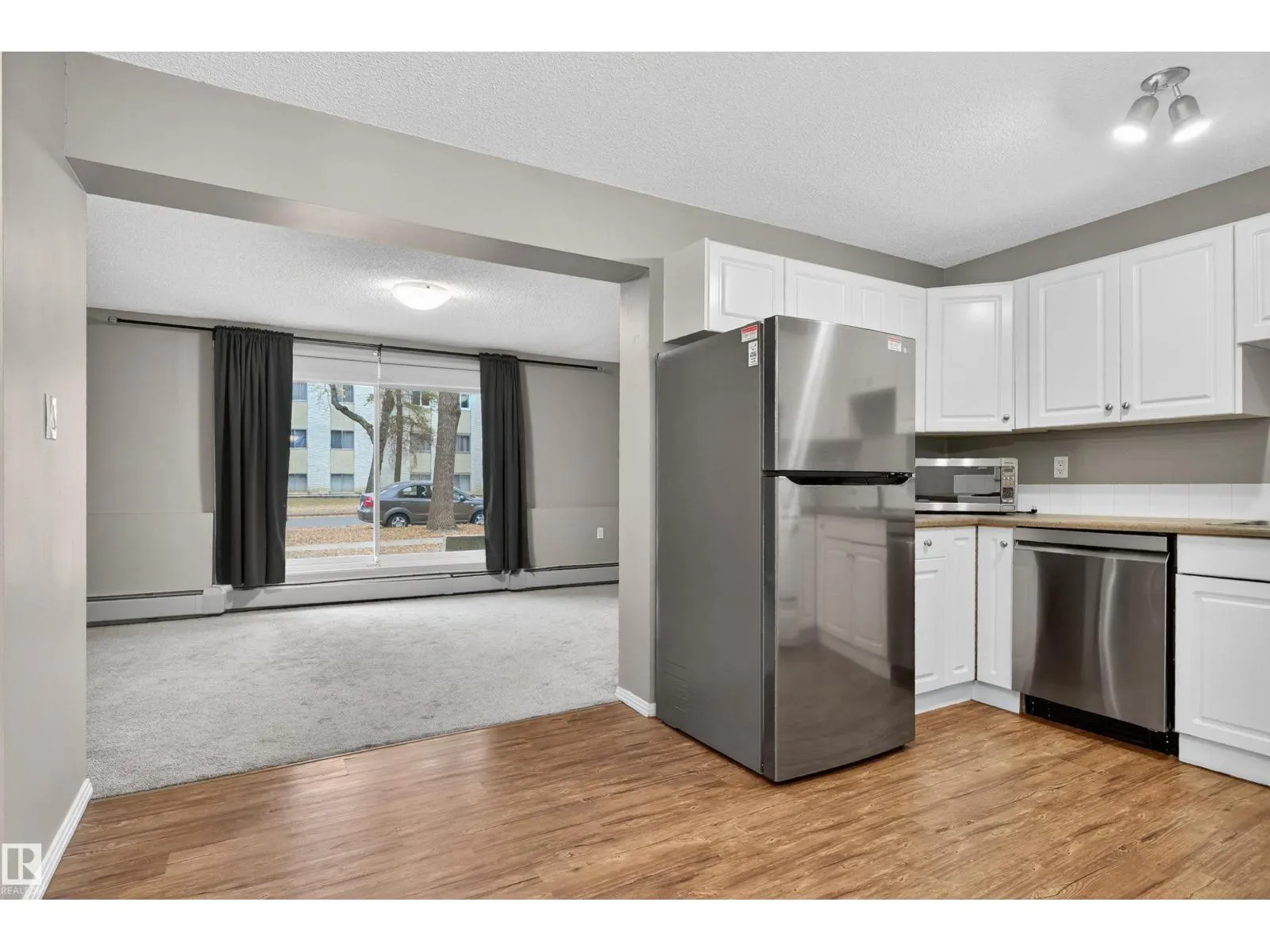 #23 10208 113 ST NW