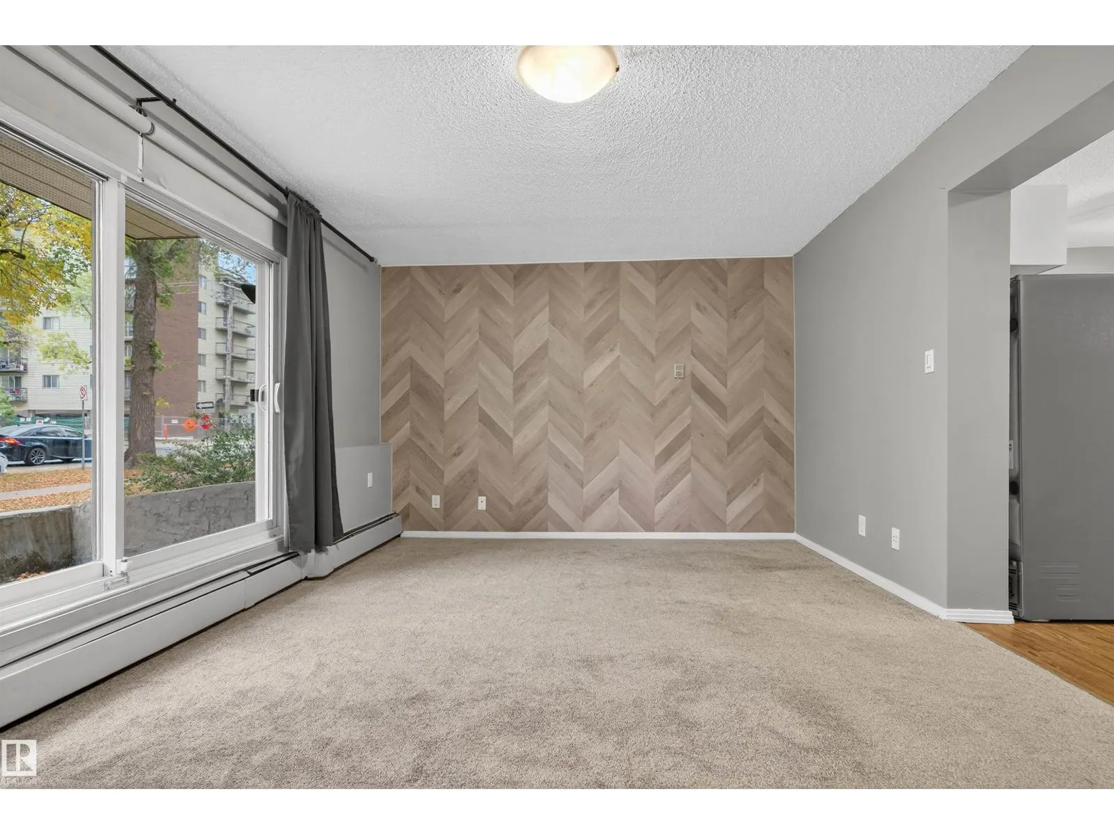 #23 10208 113 ST NW