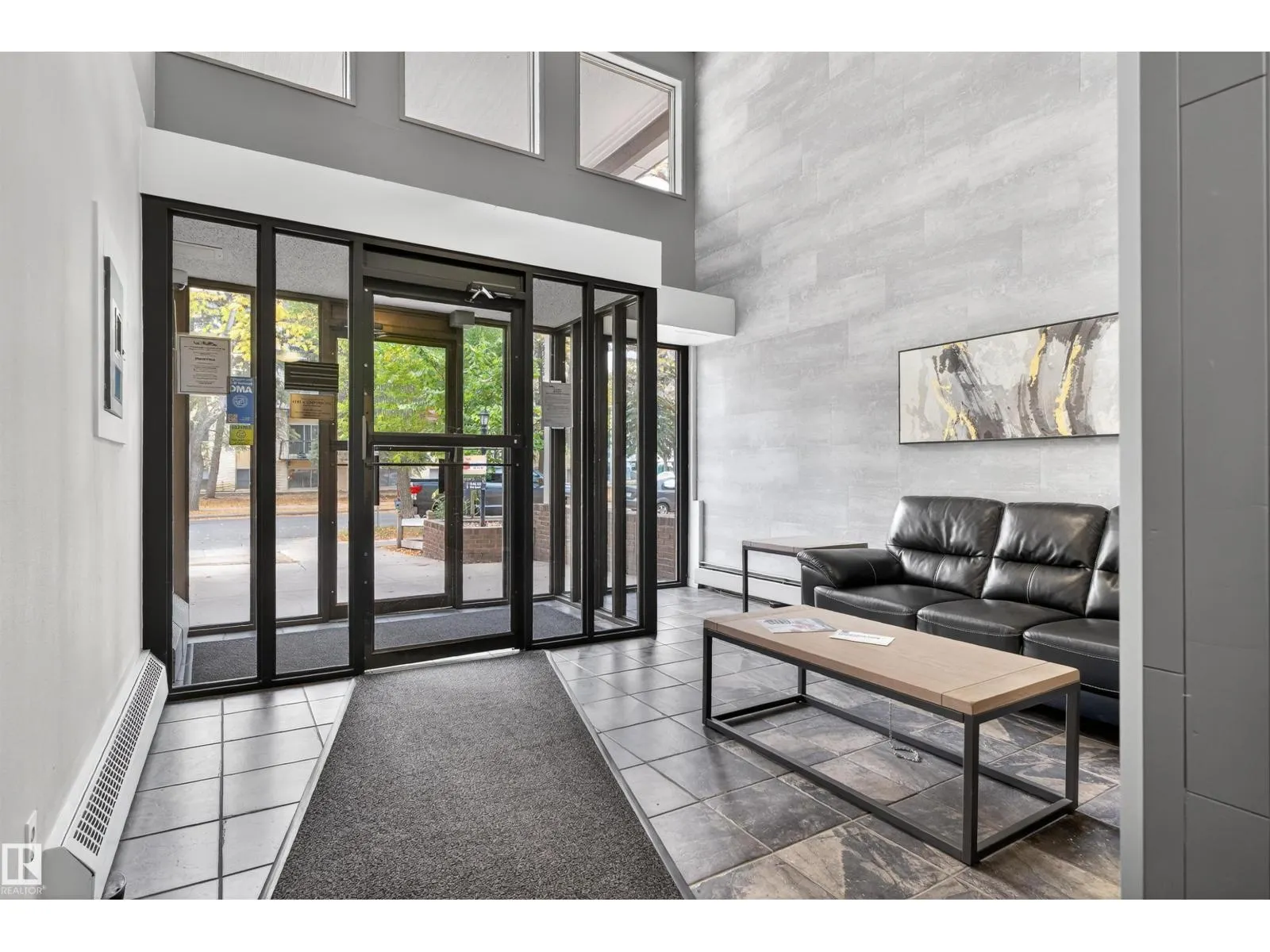 #23 10208 113 ST NW