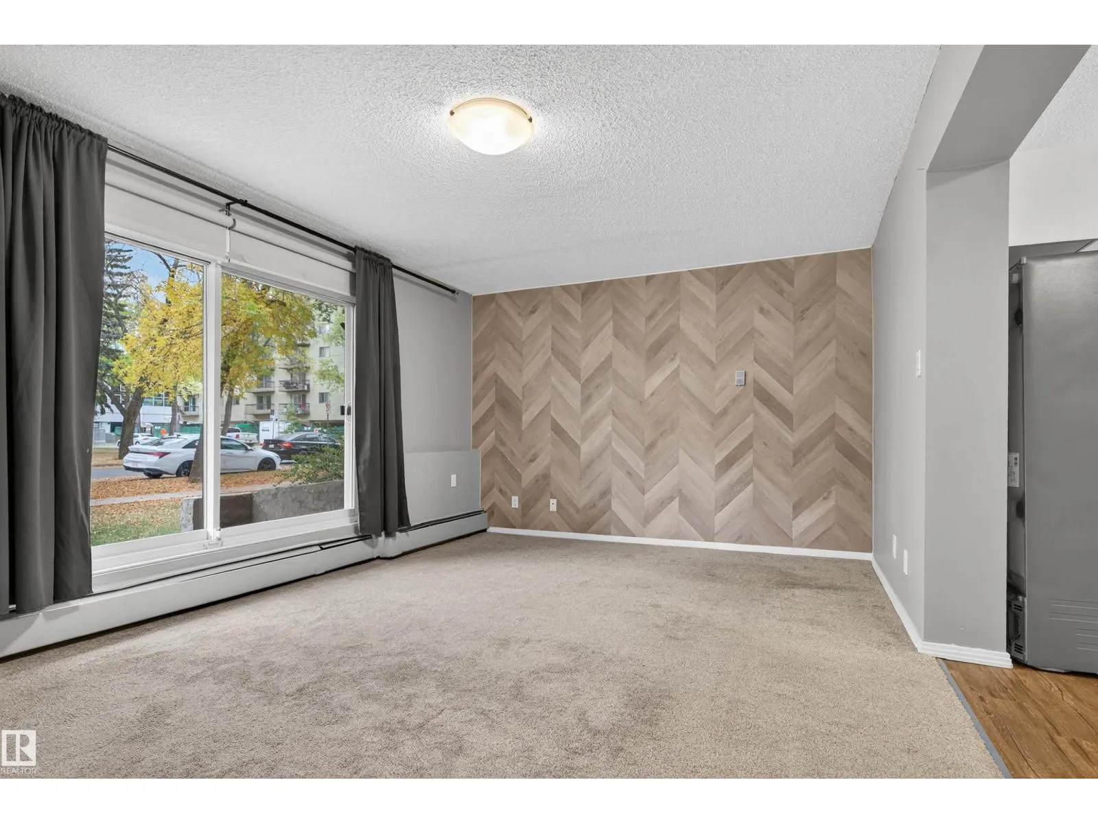 #23 10208 113 ST NW
