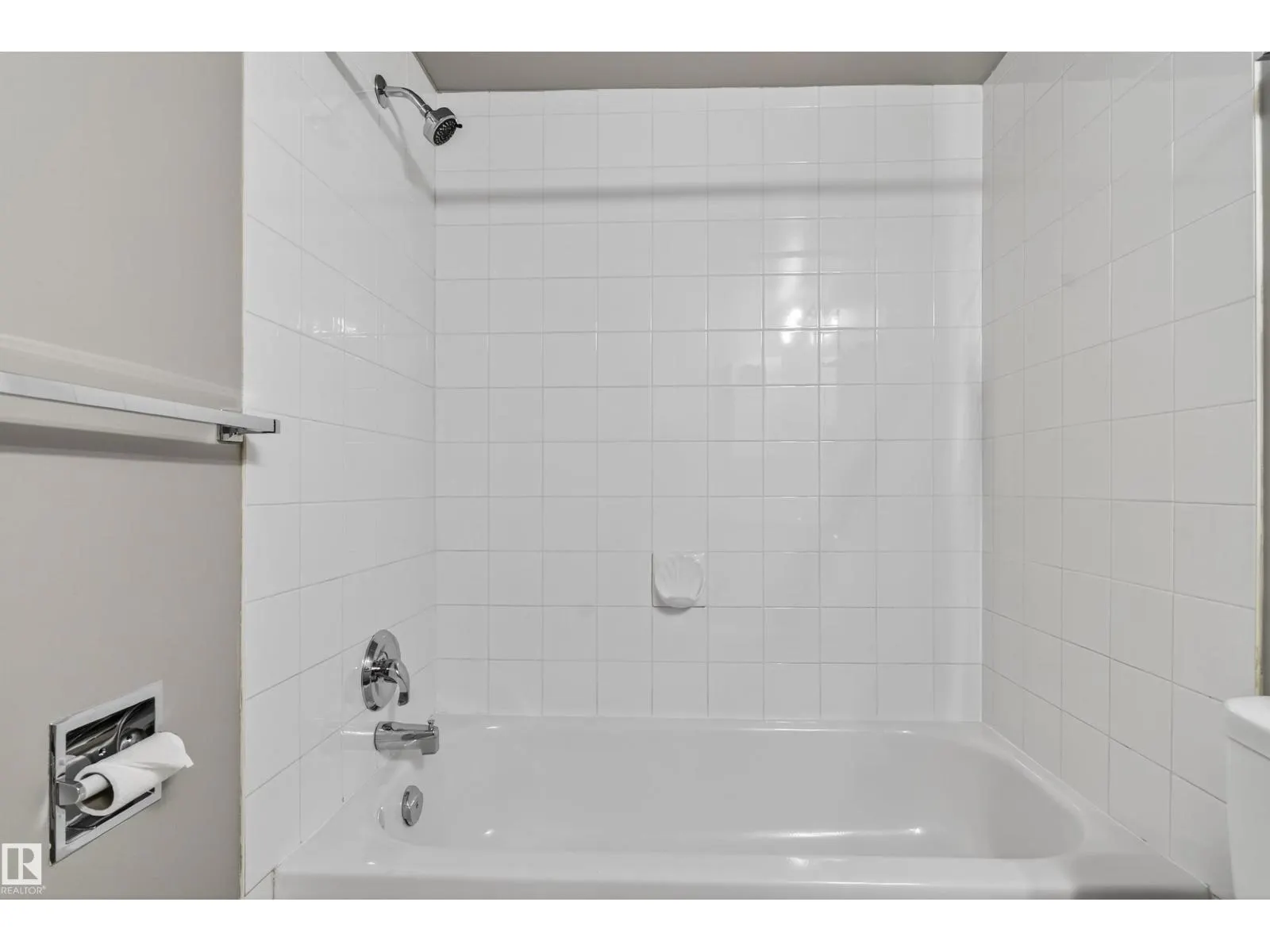 #23 10208 113 ST NW