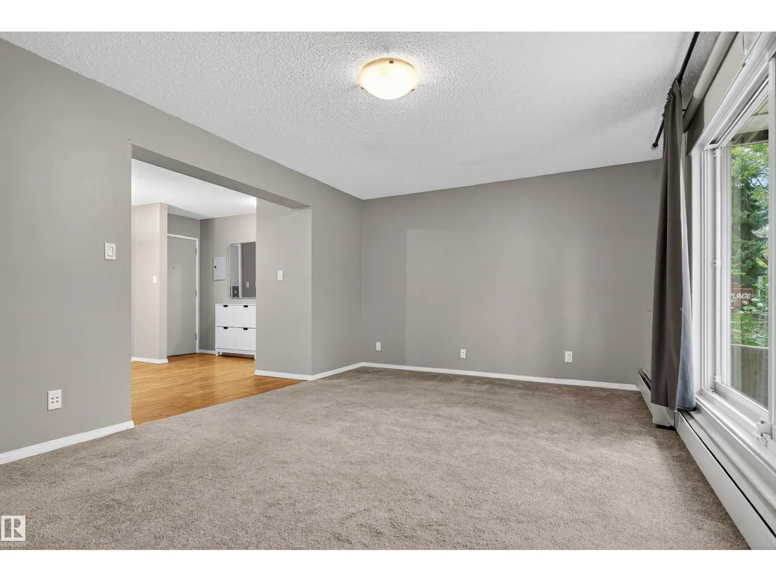 #23 10208 113 ST NW