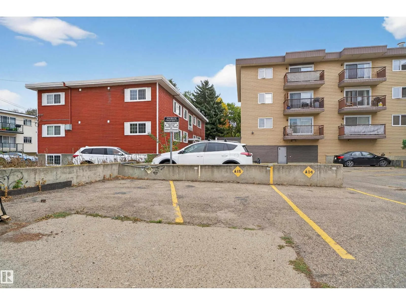 #23 10208 113 ST NW