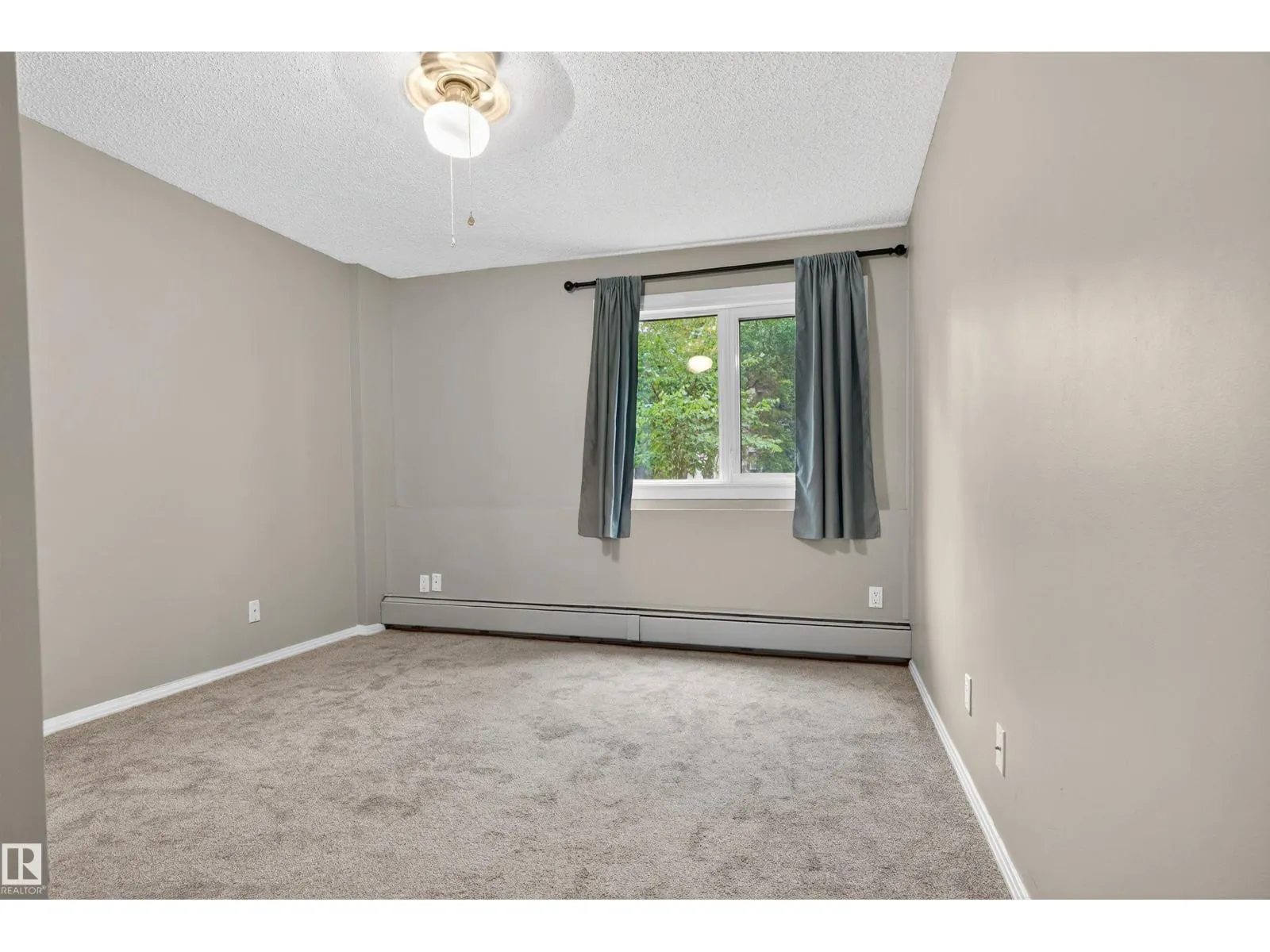 #23 10208 113 ST NW