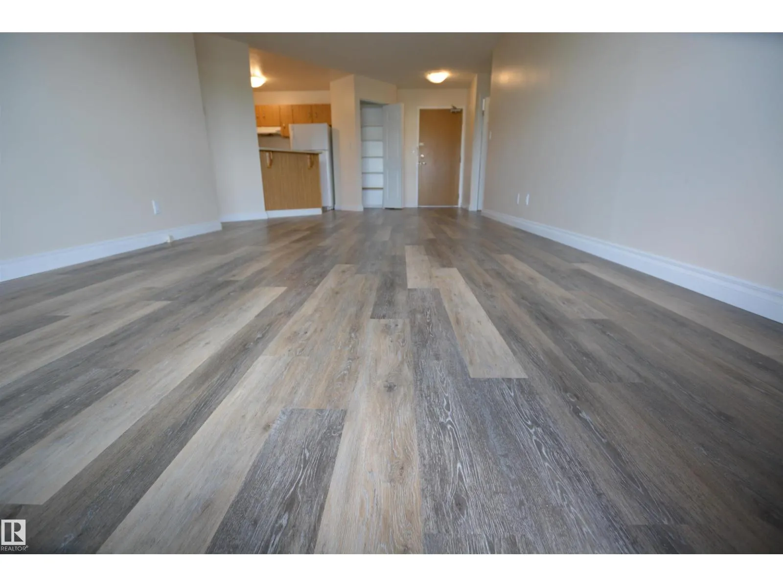 #304 10511 19 AV NW
