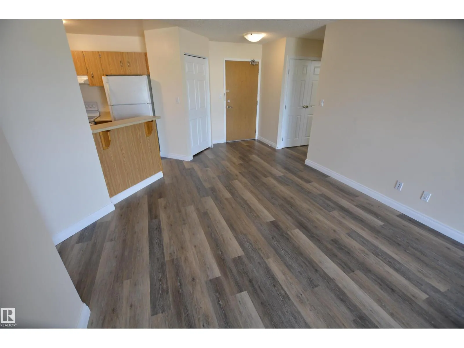 #304 10511 19 AV NW