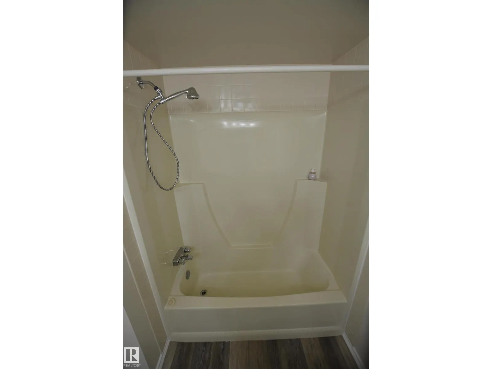 #304 10511 19 AV NW