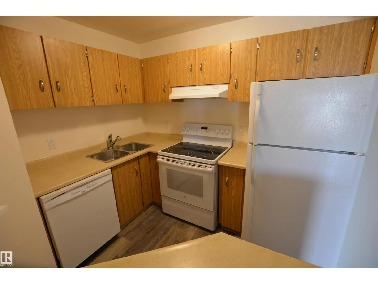 #304 10511 19 AV NW