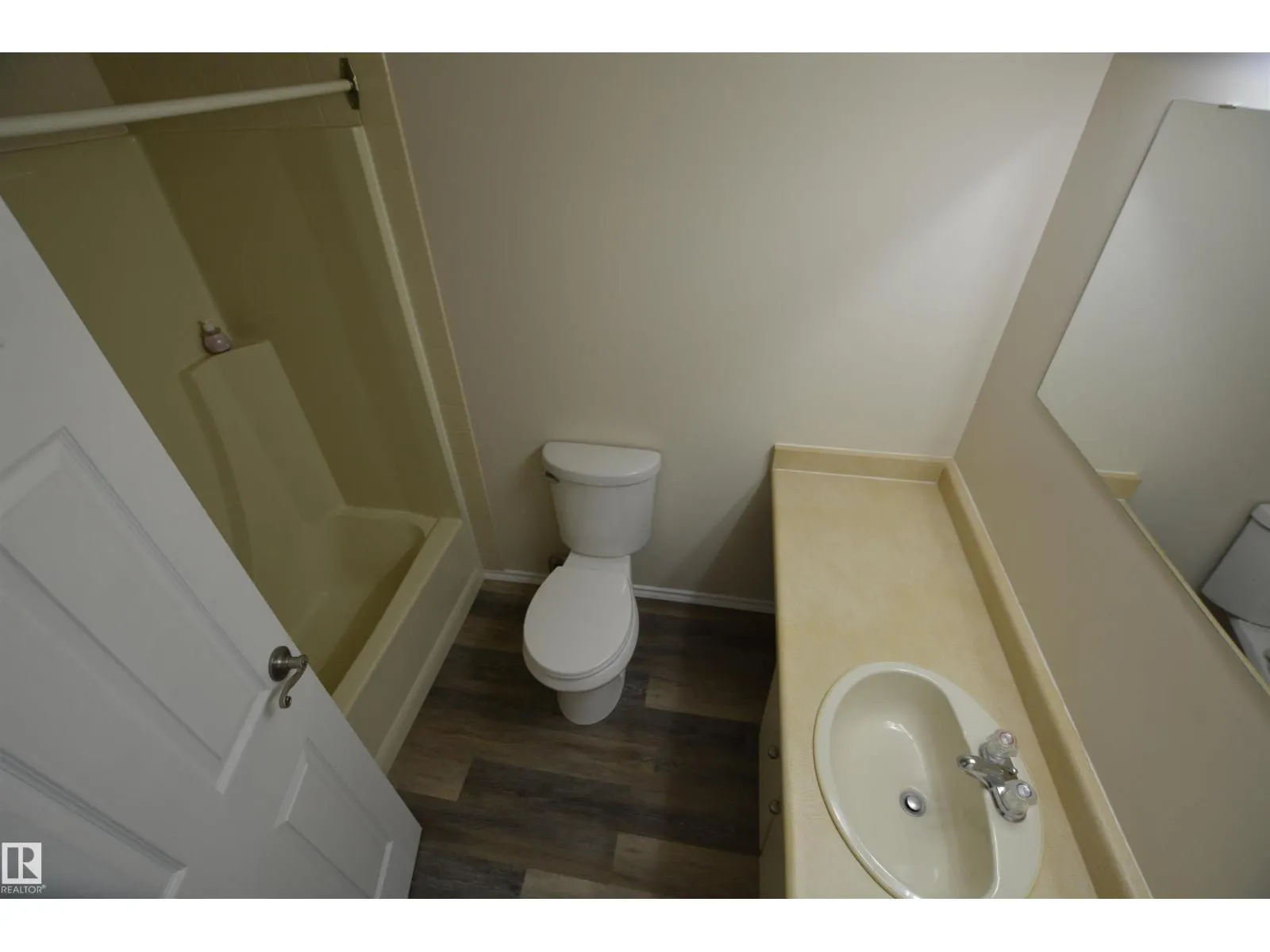 #304 10511 19 AV NW