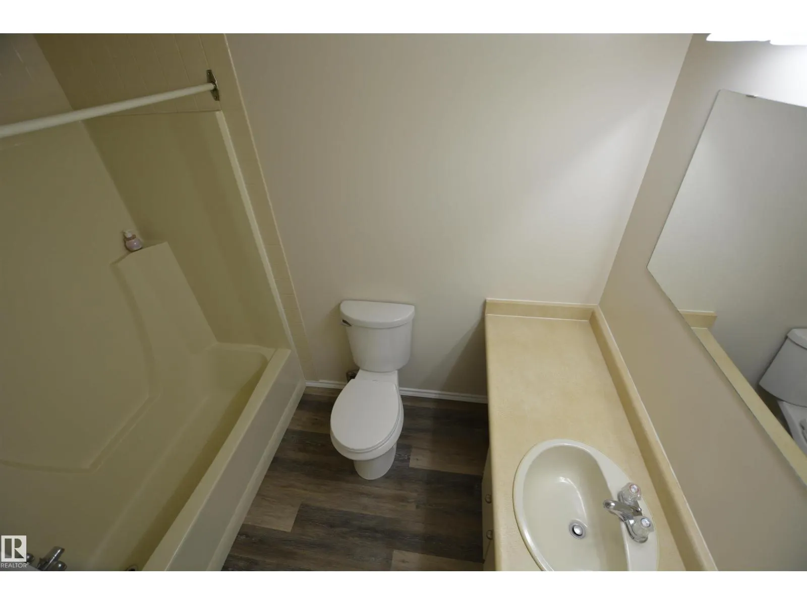 #304 10511 19 AV NW