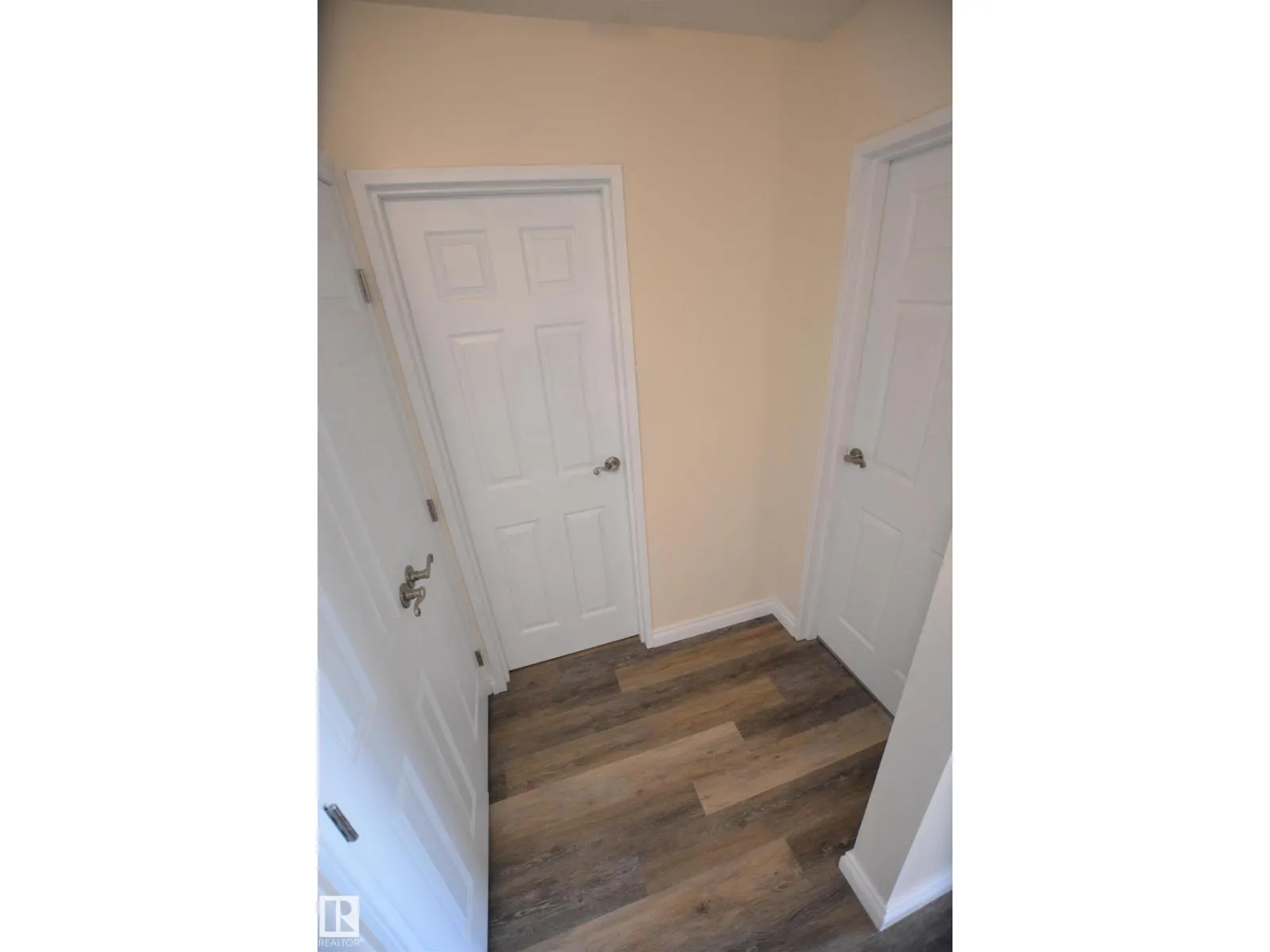 #304 10511 19 AV NW