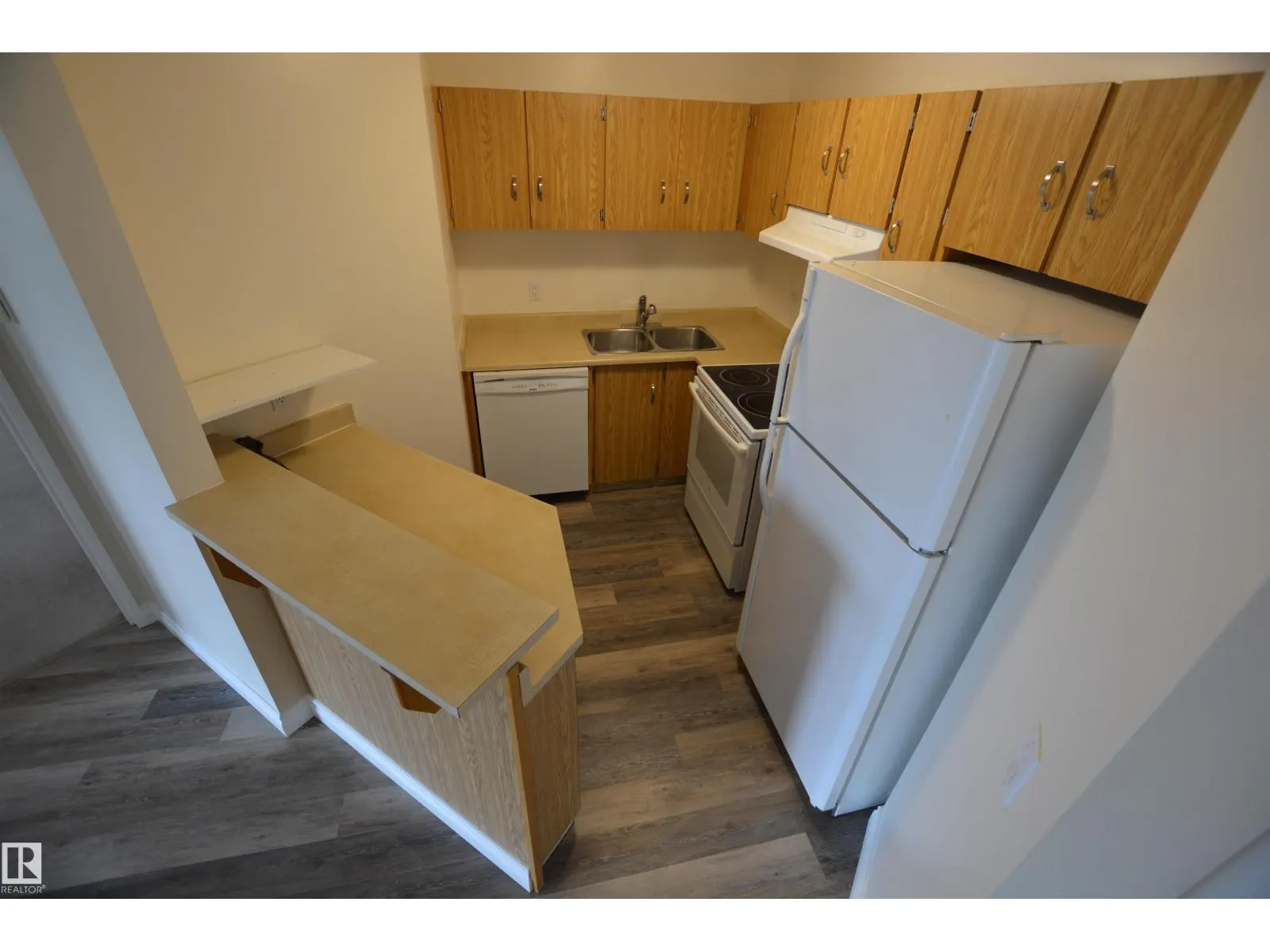 #304 10511 19 AV NW