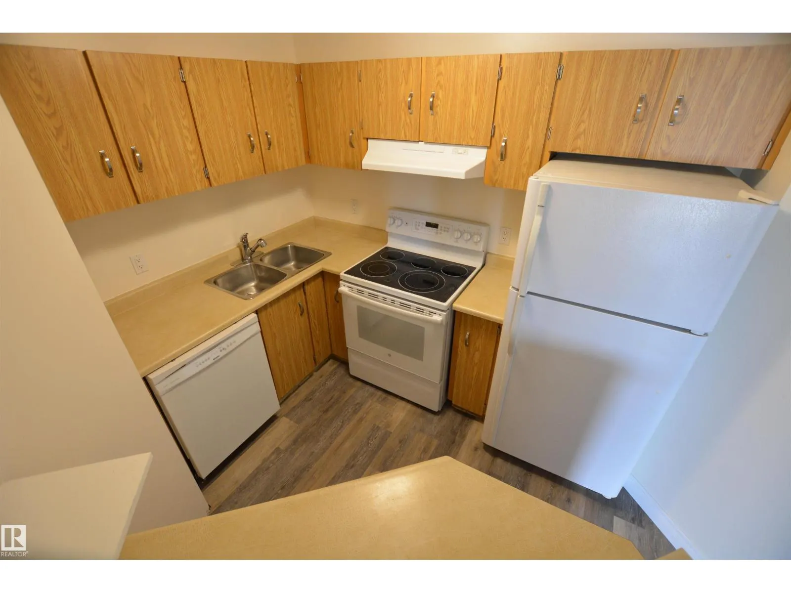 #304 10511 19 AV NW