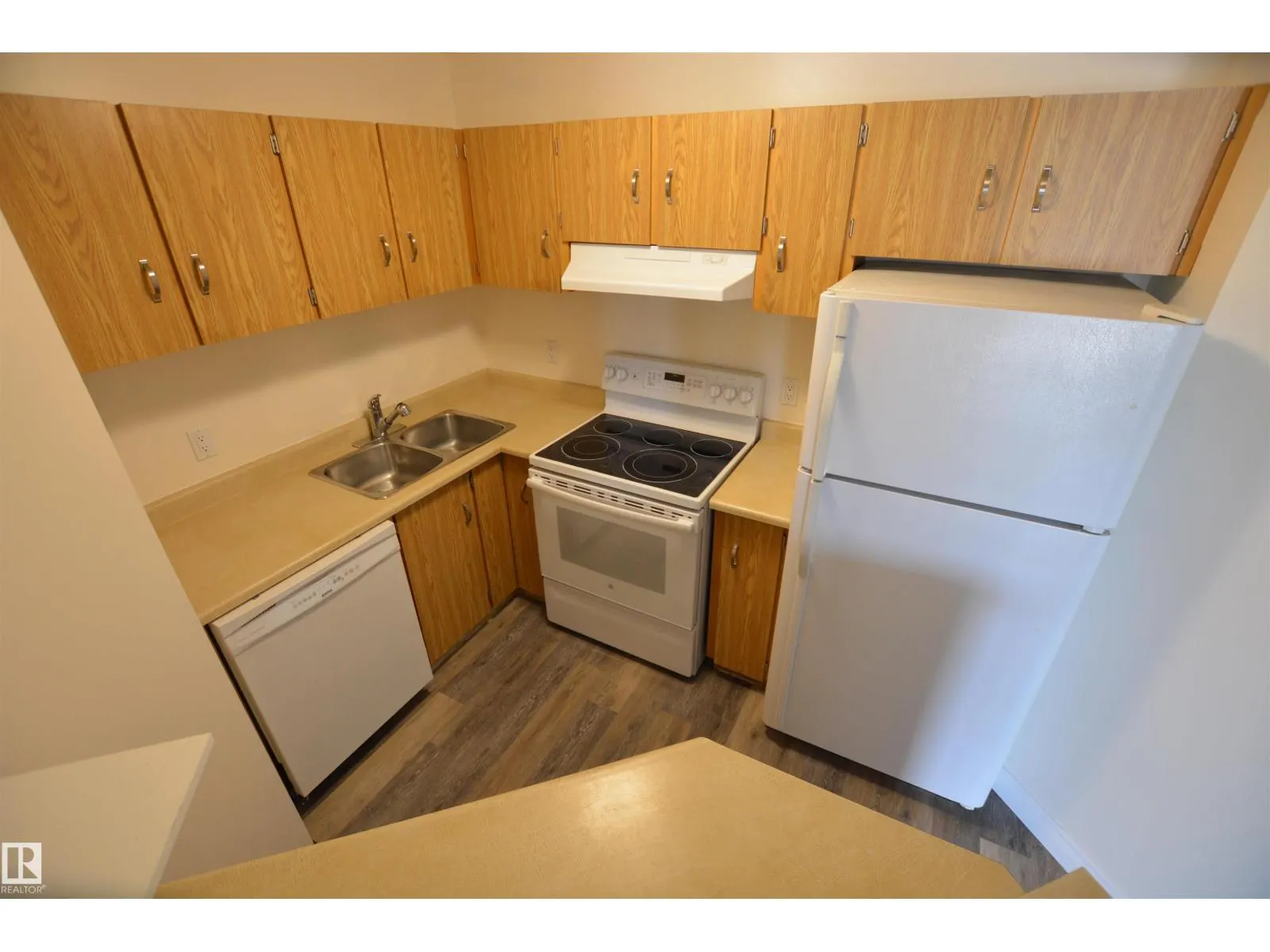 #304 10511 19 AV NW