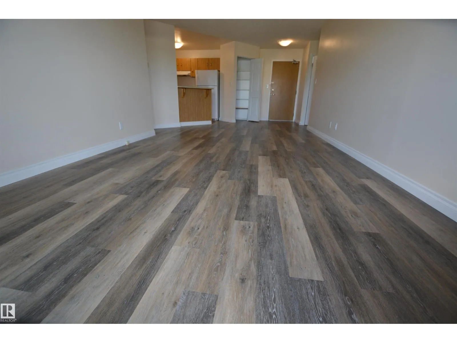 #304 10511 19 AV NW