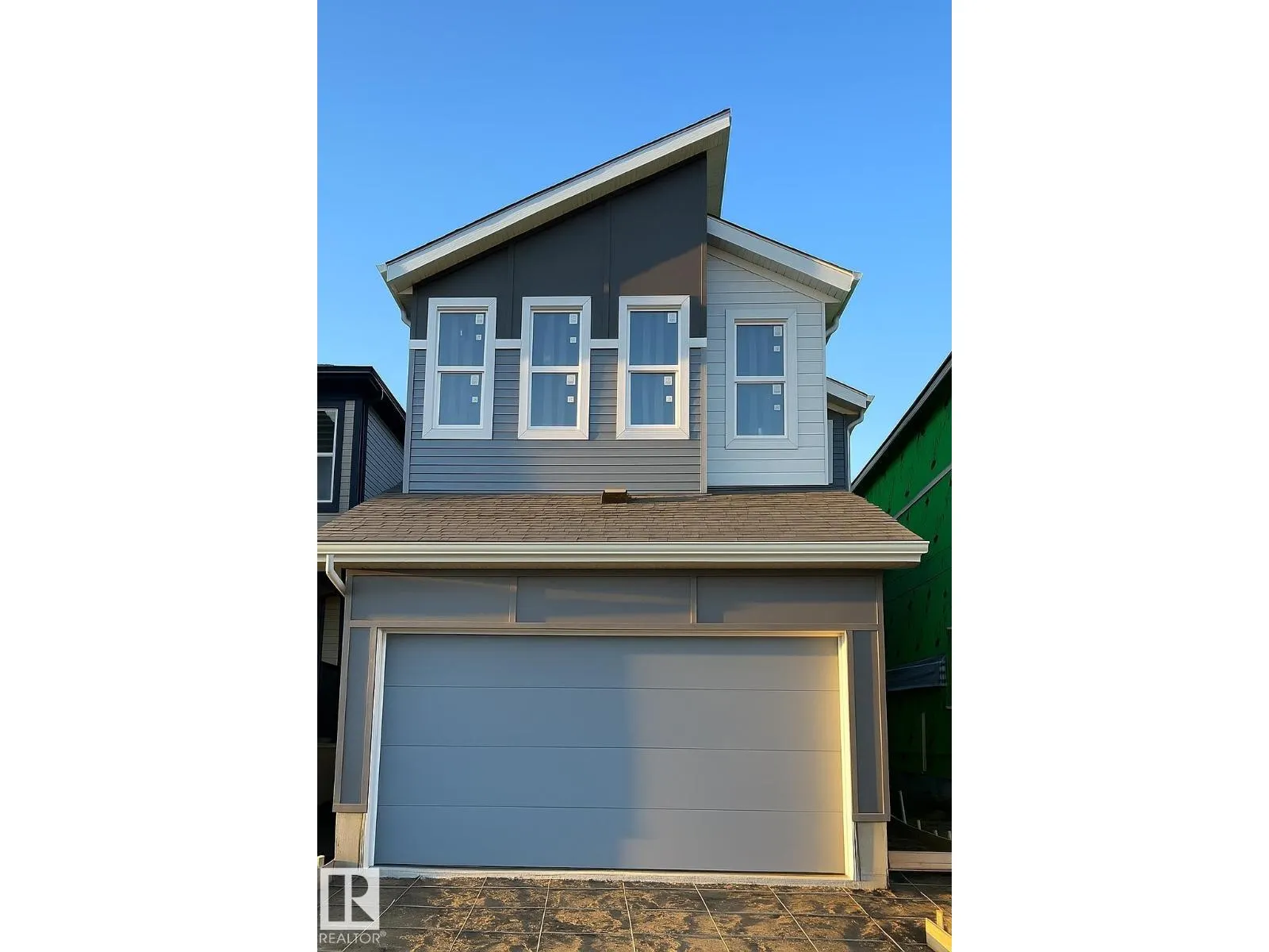 2264 4 AV SW