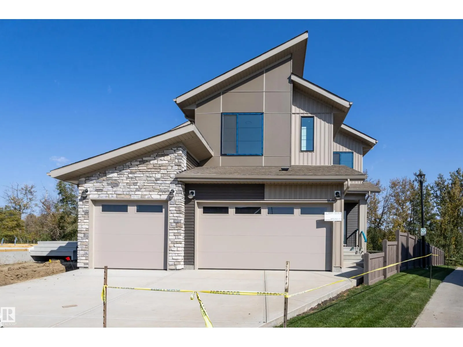 21104 26 AV NW