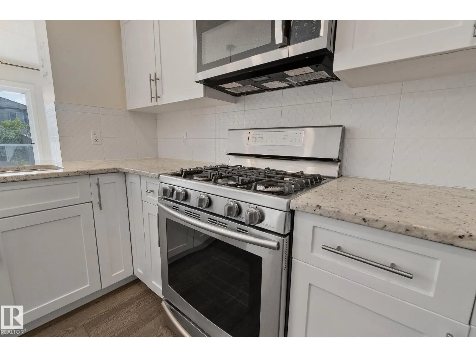 17629 7A AV SW