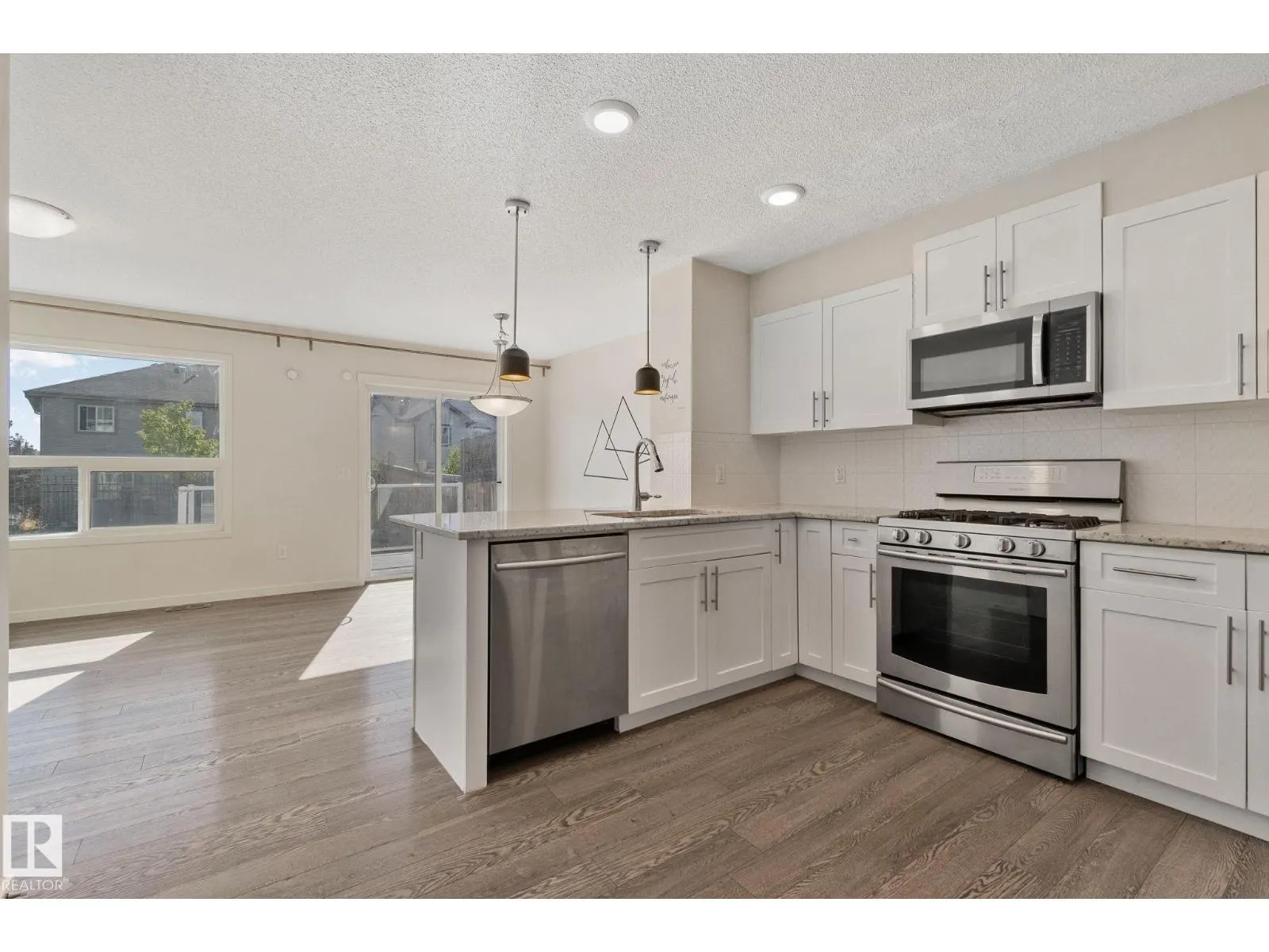 17629 7A AV SW