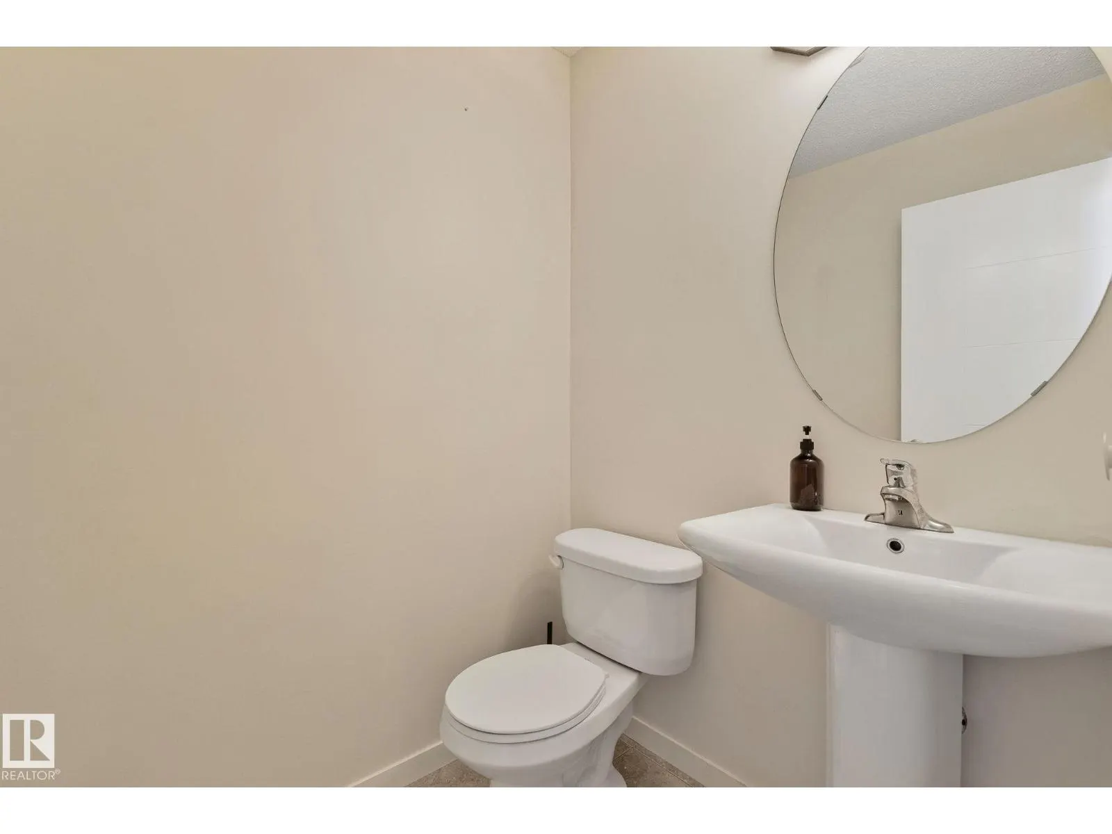 17629 7A AV SW