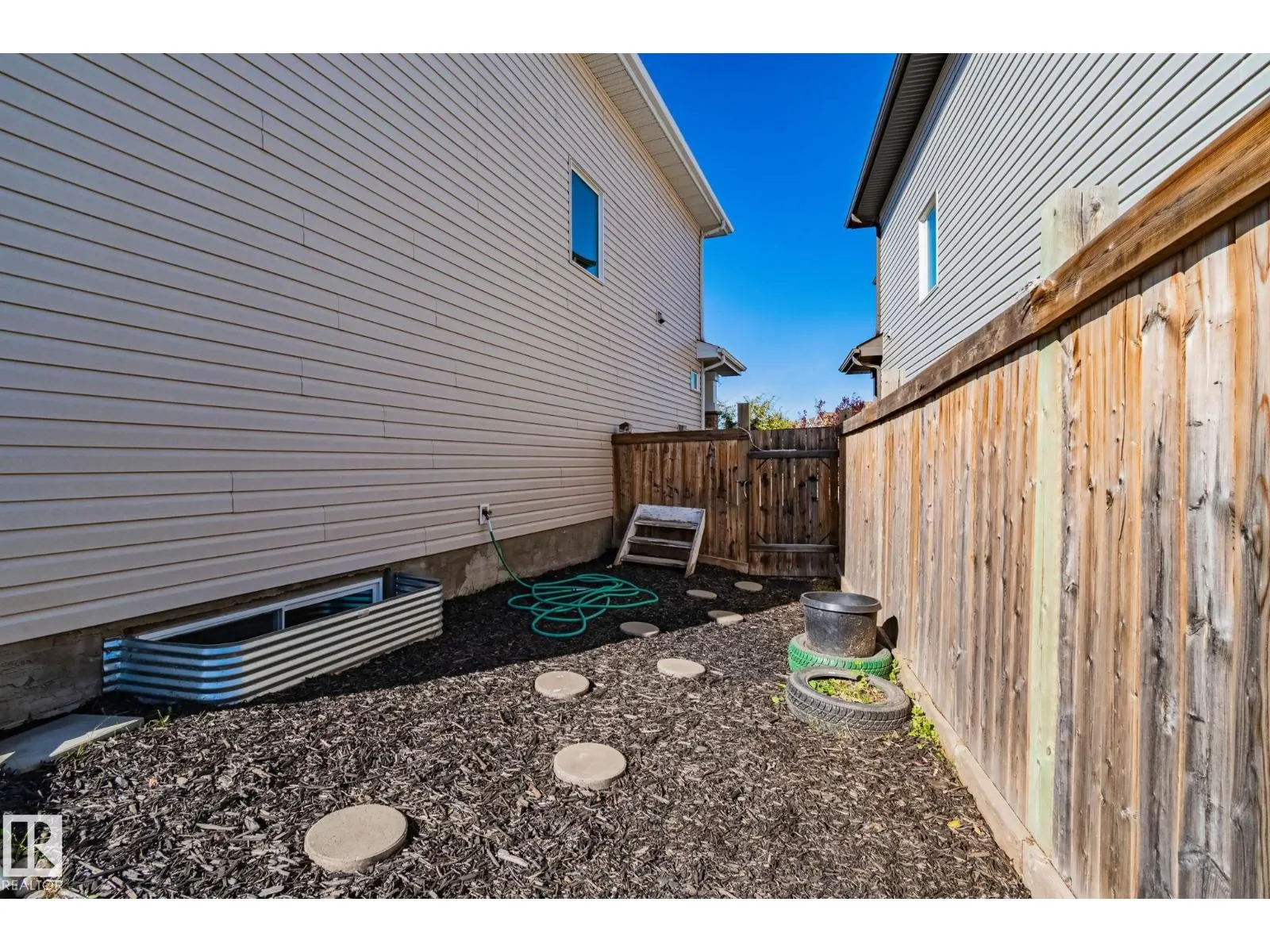 17629 7A AV SW