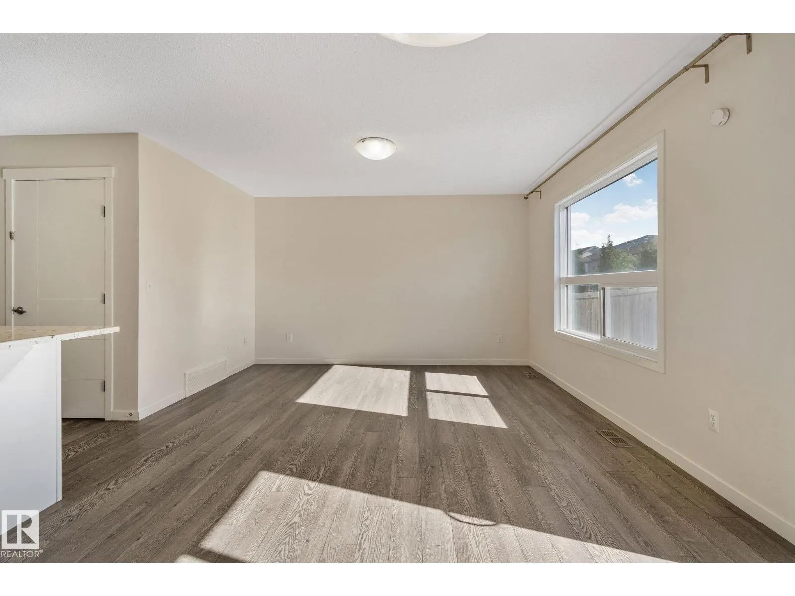 17629 7A AV SW