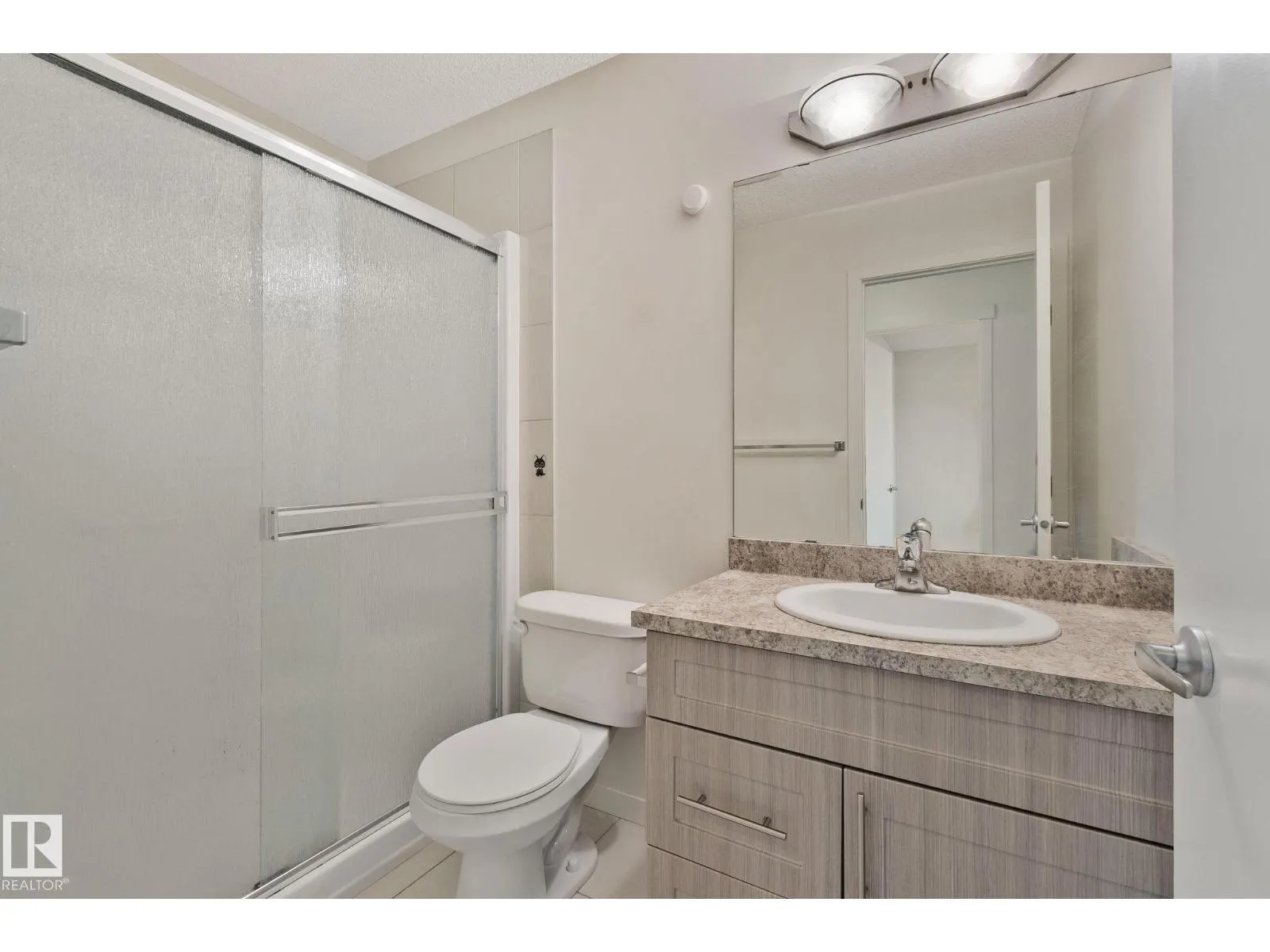 17629 7A AV SW