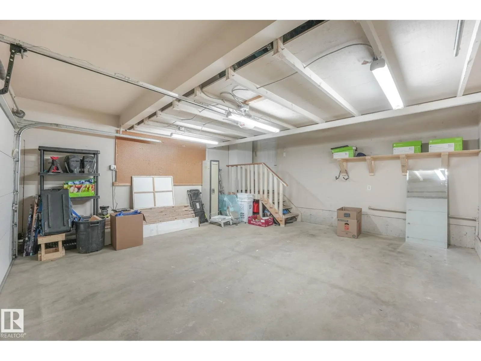 209 SILVERSTONE CR