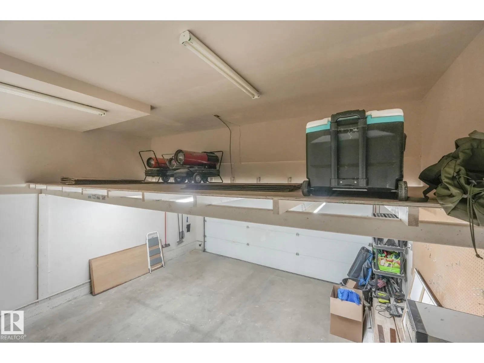 209 SILVERSTONE CR