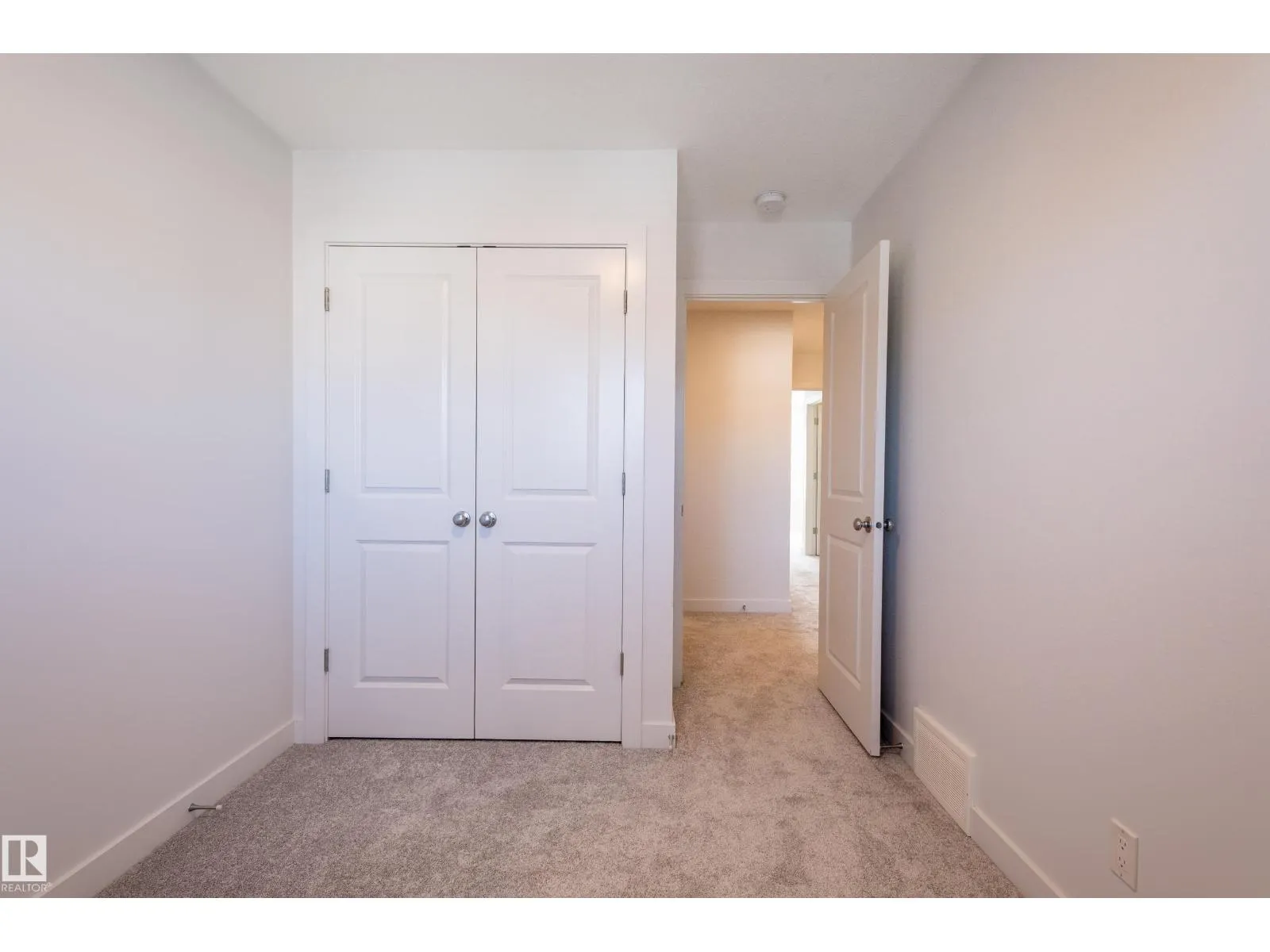 1543 Plum CI SW