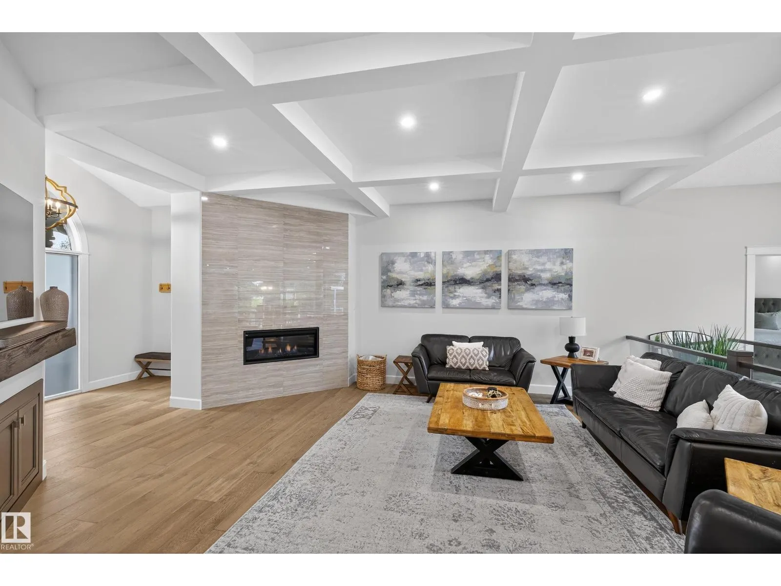 525 ESTATE DRIVE
