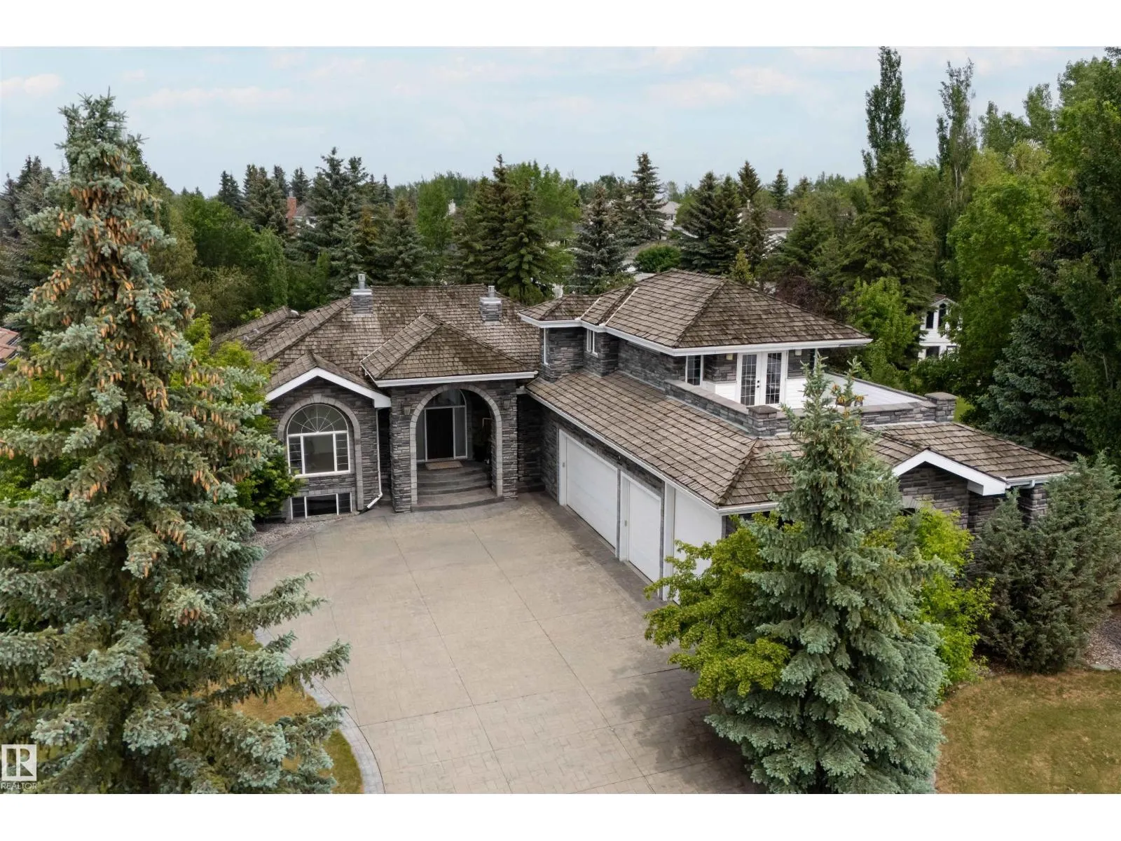 525 ESTATE DRIVE