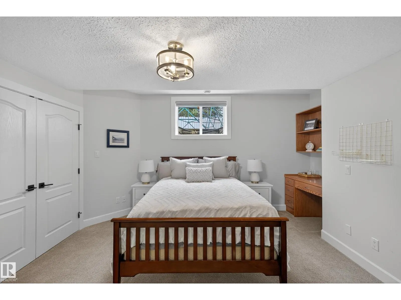 525 ESTATE DRIVE