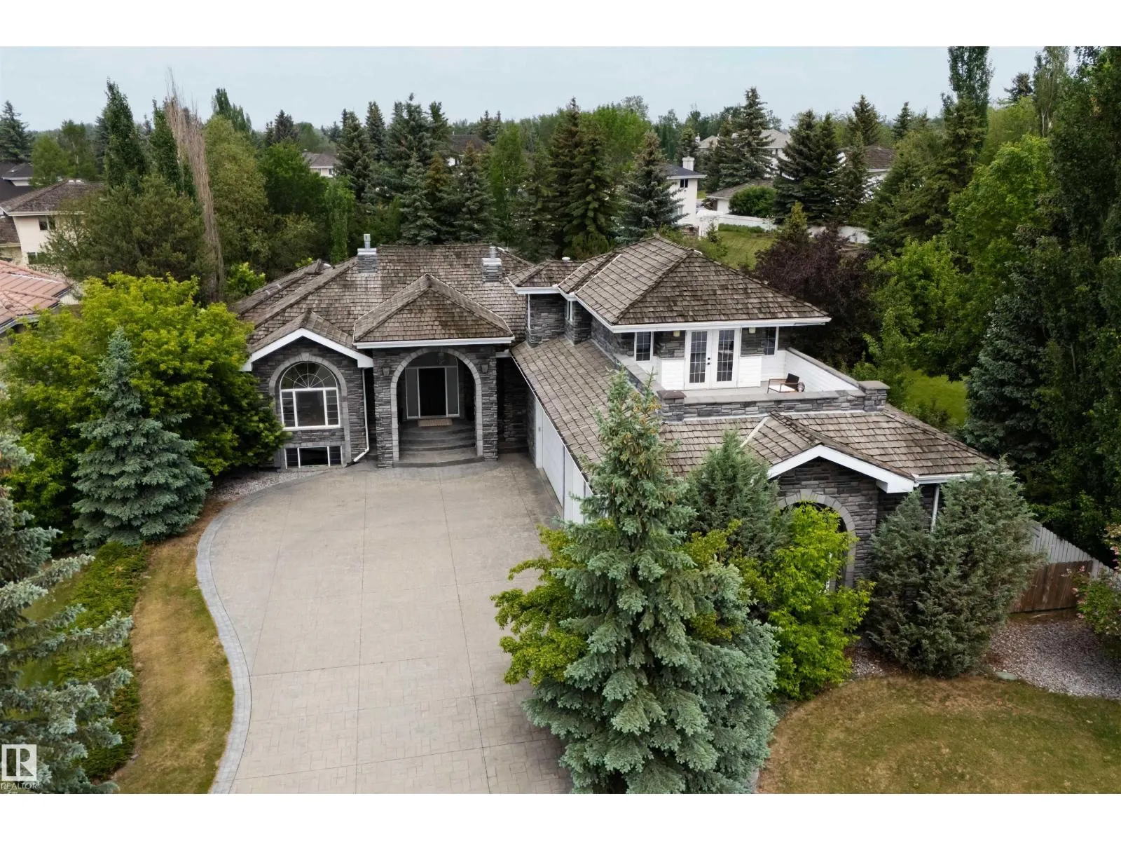 525 ESTATE DRIVE