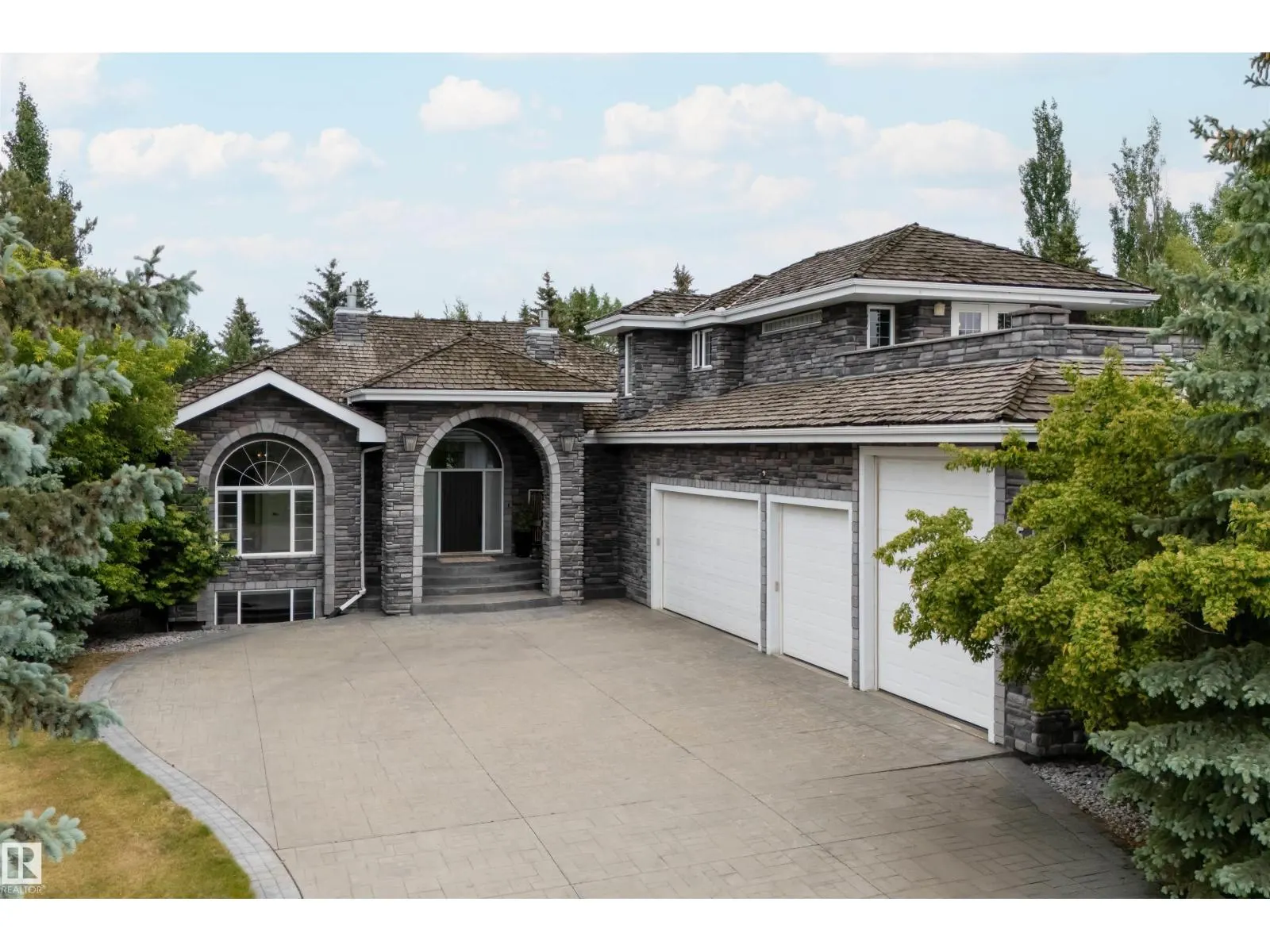 525 ESTATE DRIVE