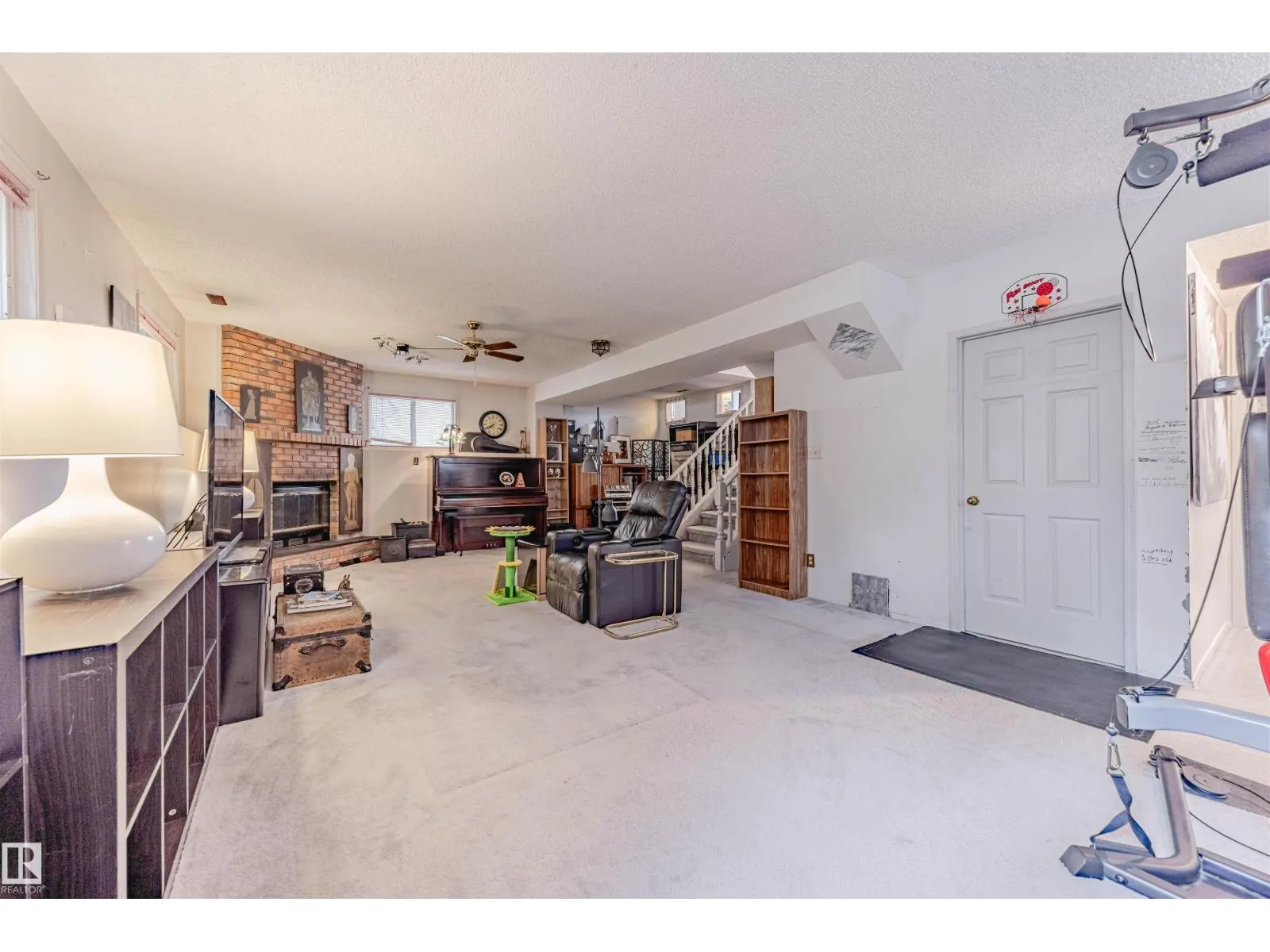 3503 34A AV NW