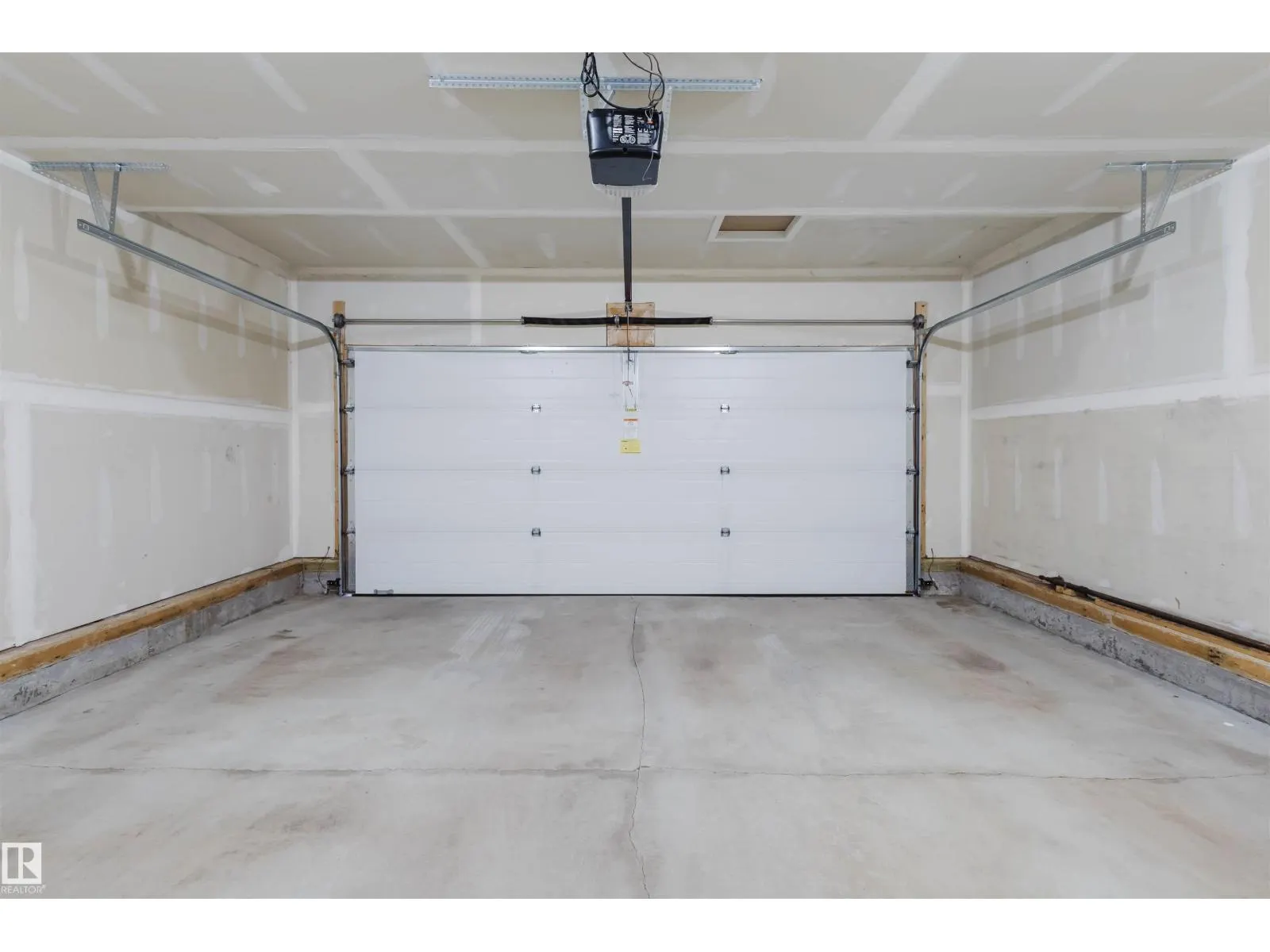 656 171 ST SW