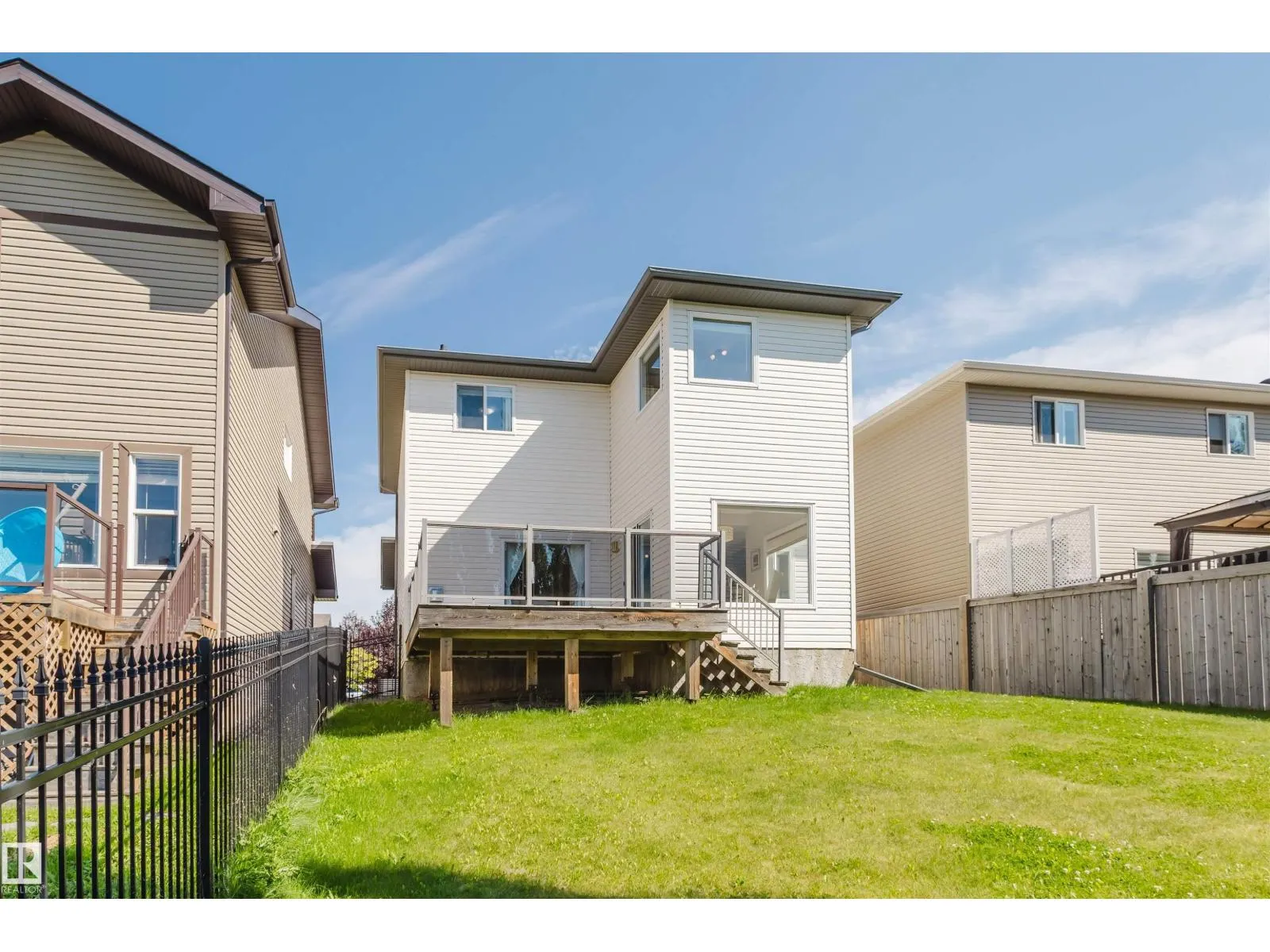 656 171 ST SW