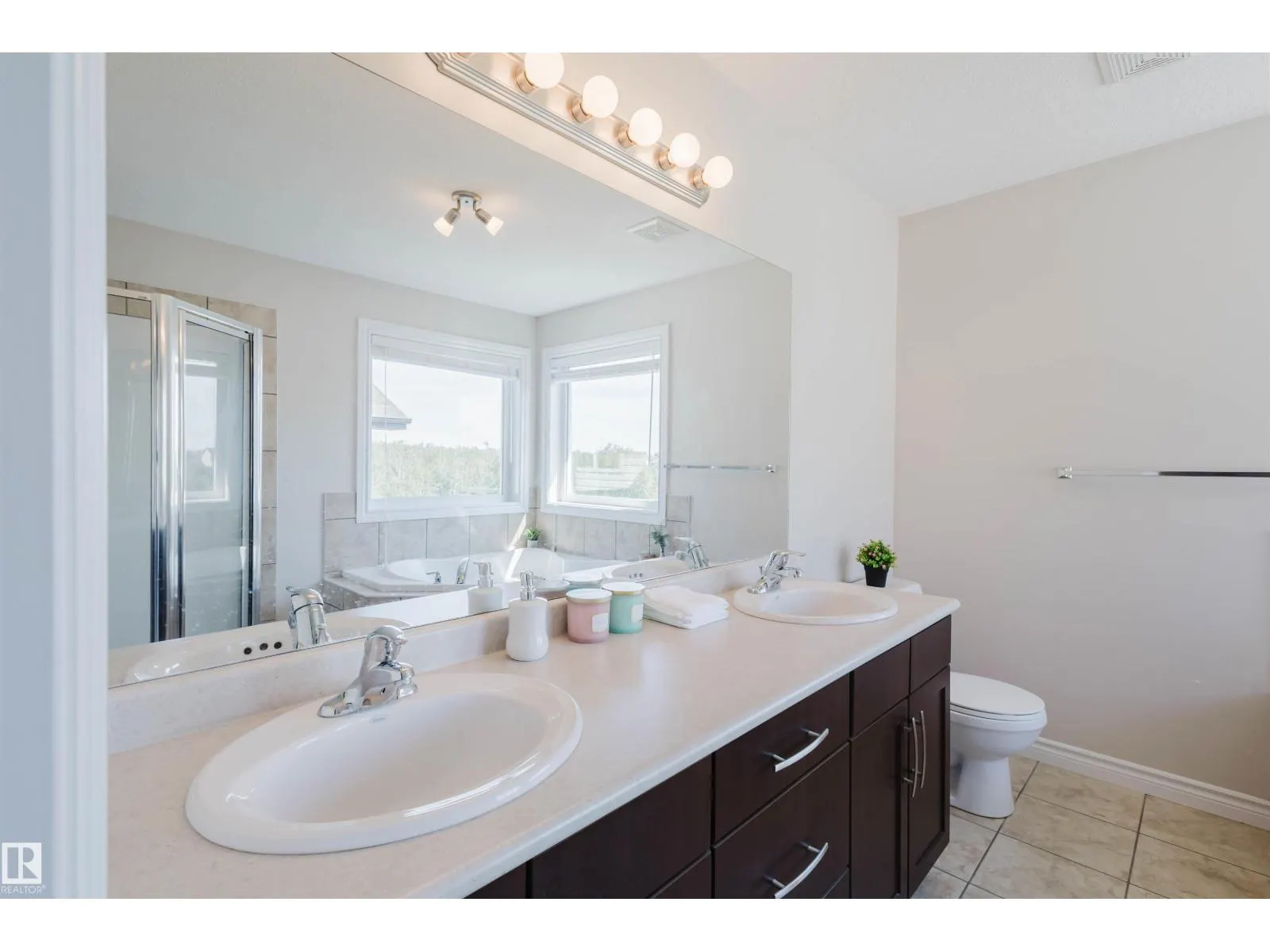 656 171 ST SW