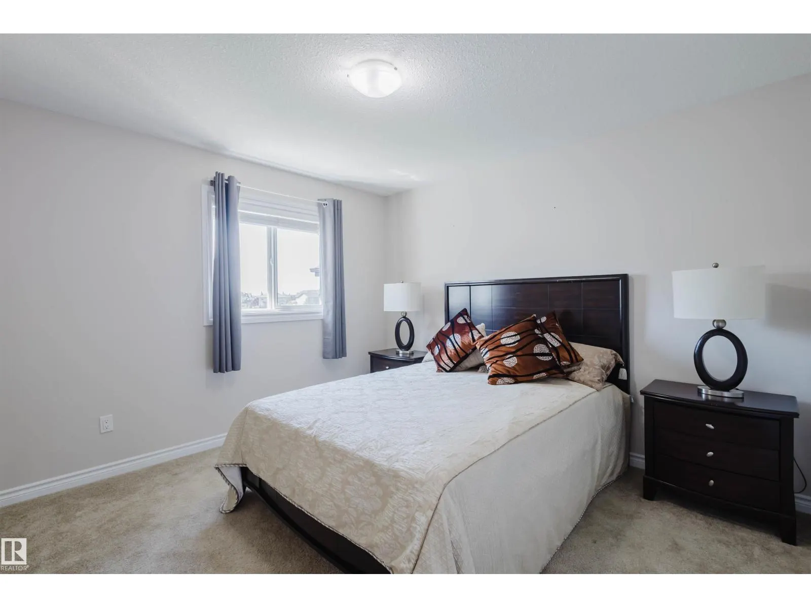 656 171 ST SW
