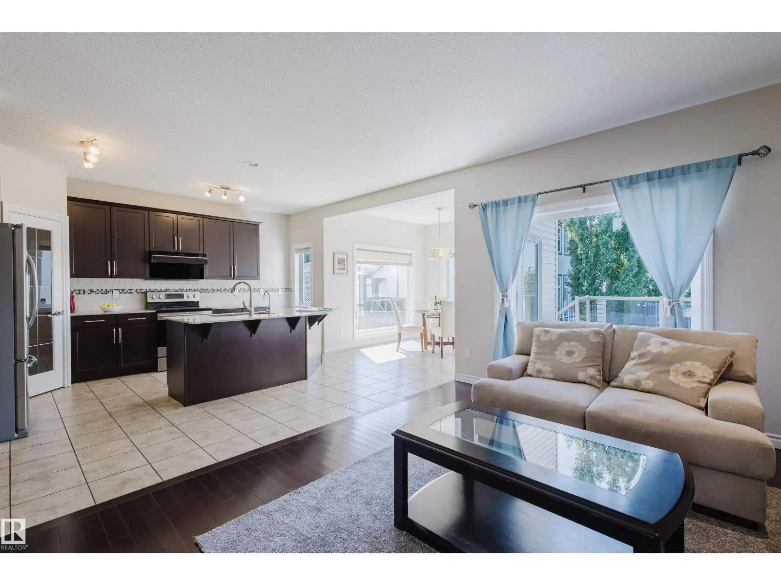 656 171 ST SW
