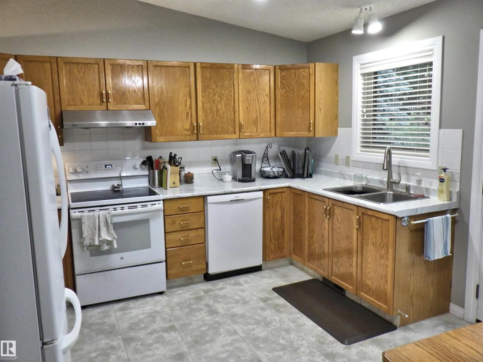 6530 158 AV NW